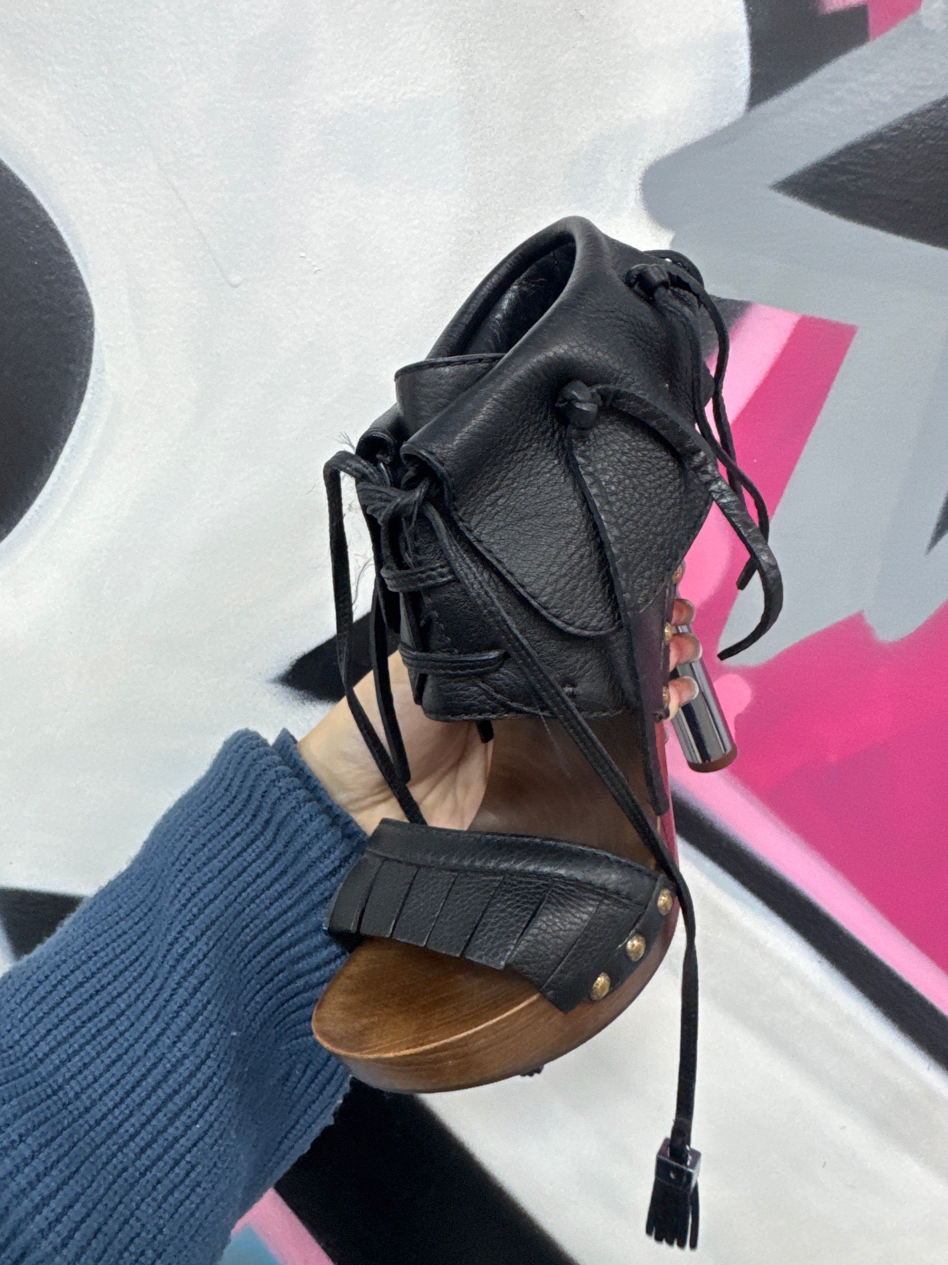 Louis Vuitton Black Rosa Heels