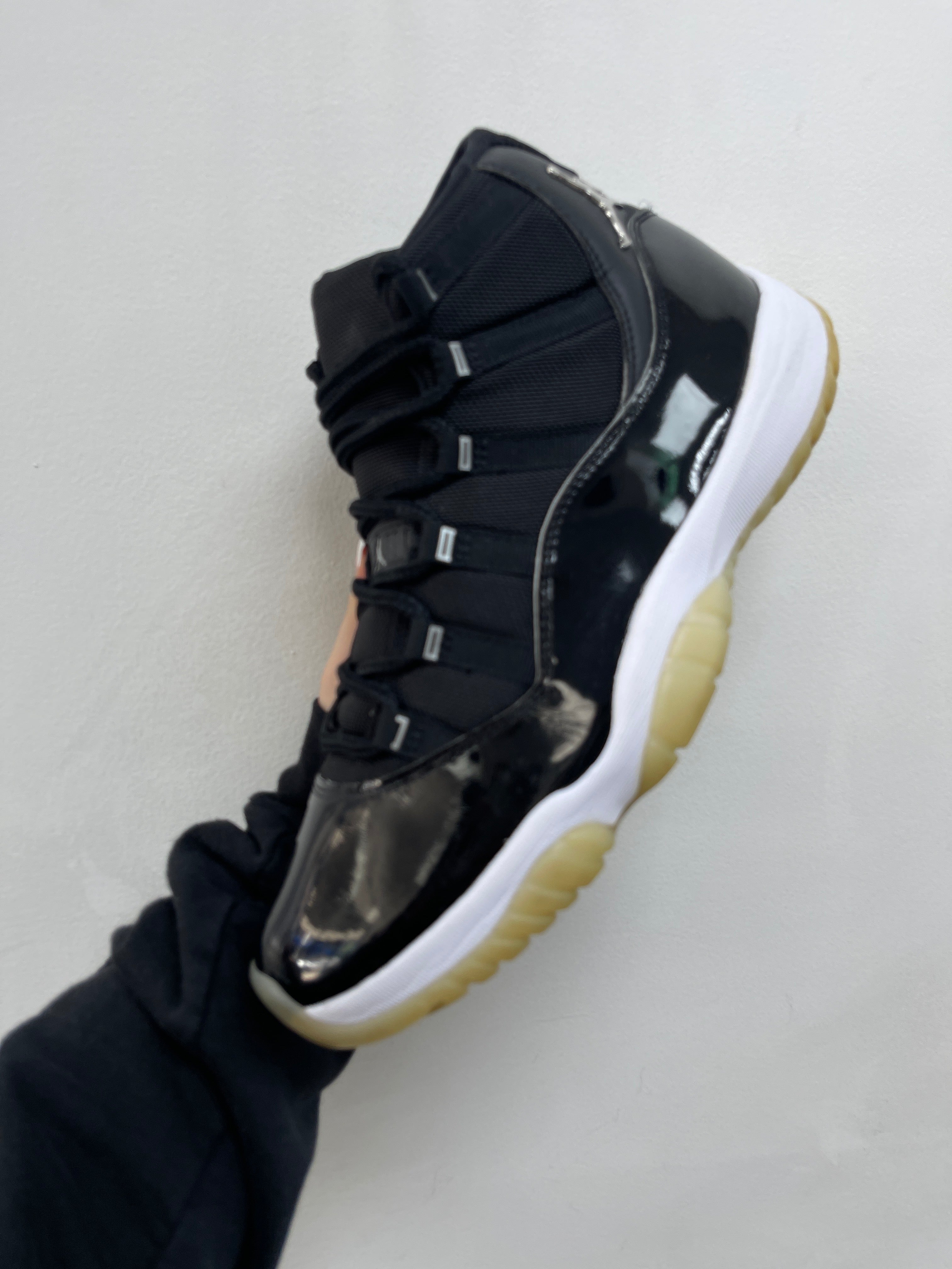 Jordan 11 Jubliee Sneakers