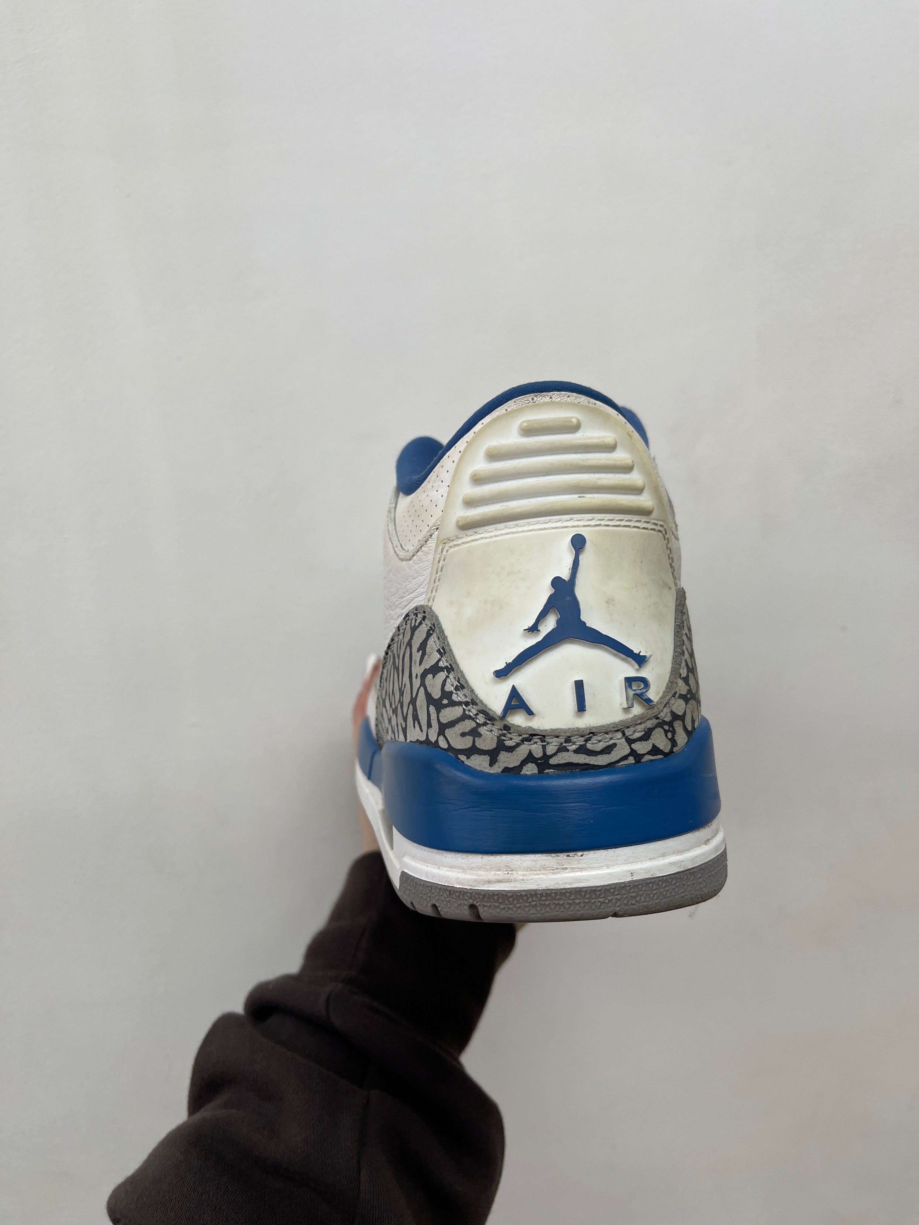 Nike Jordan 3 Wizard Sneakers