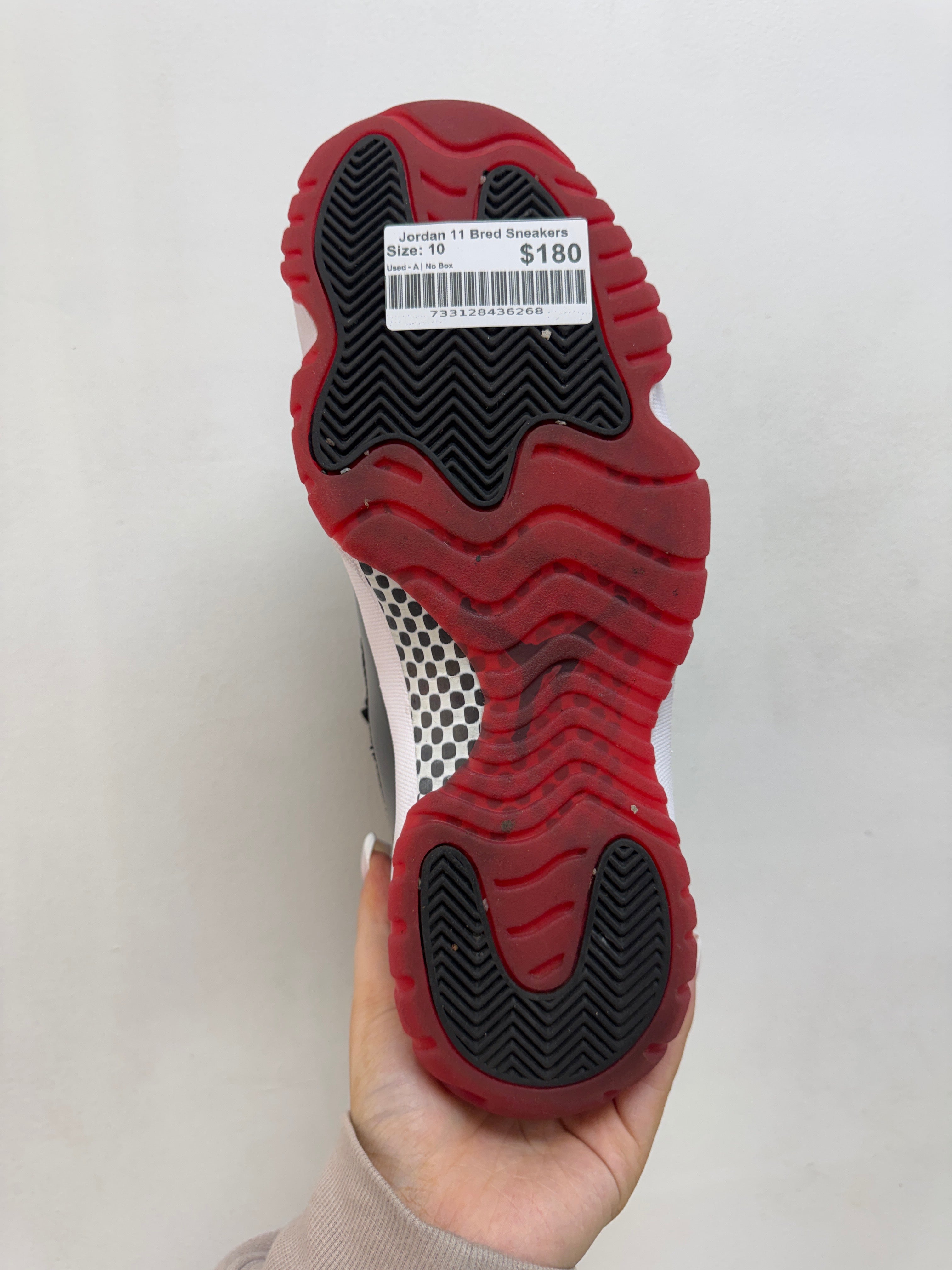 Jordan 11 Bred Sneakers