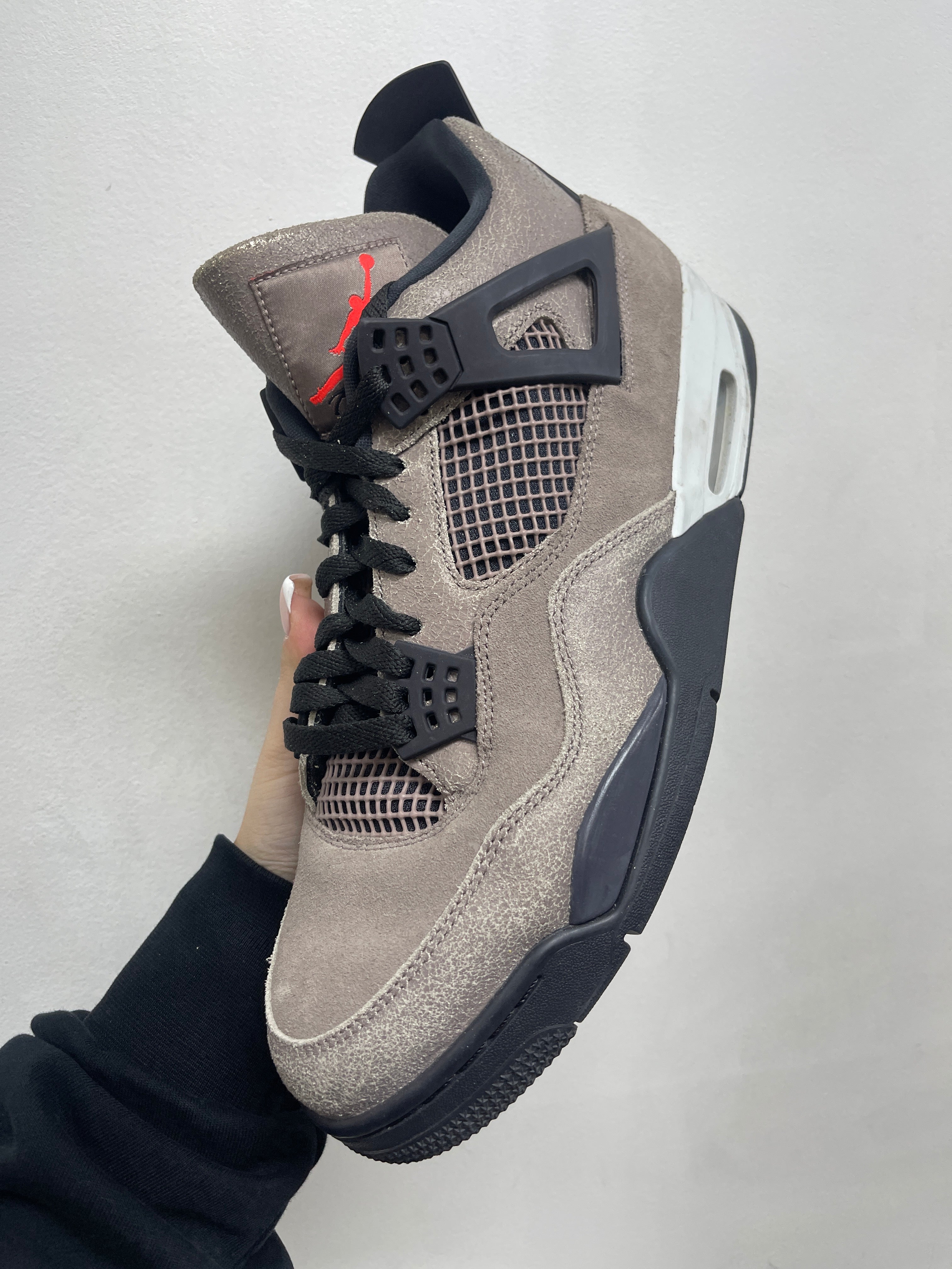 Jordan 4 Taupe Haze Sneakers