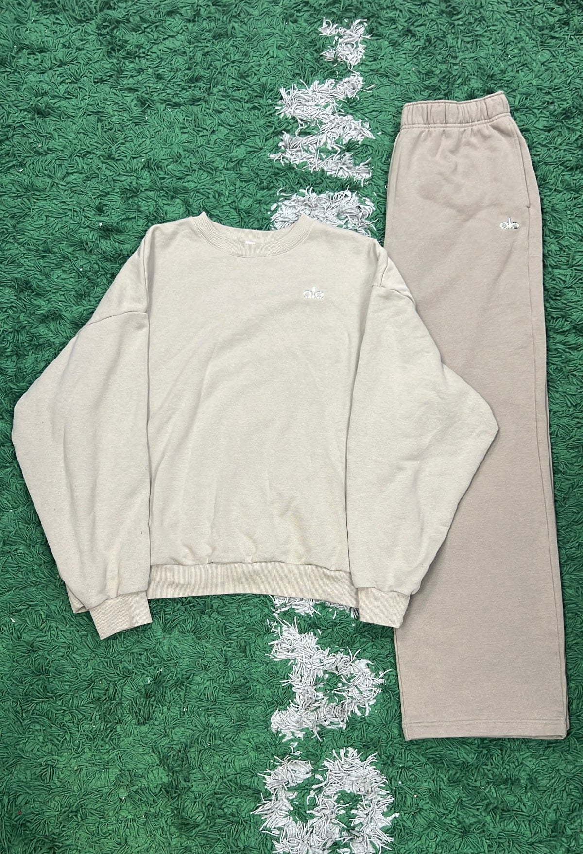 ALO Dark Heather Accolade Crewneck Sweatsuit