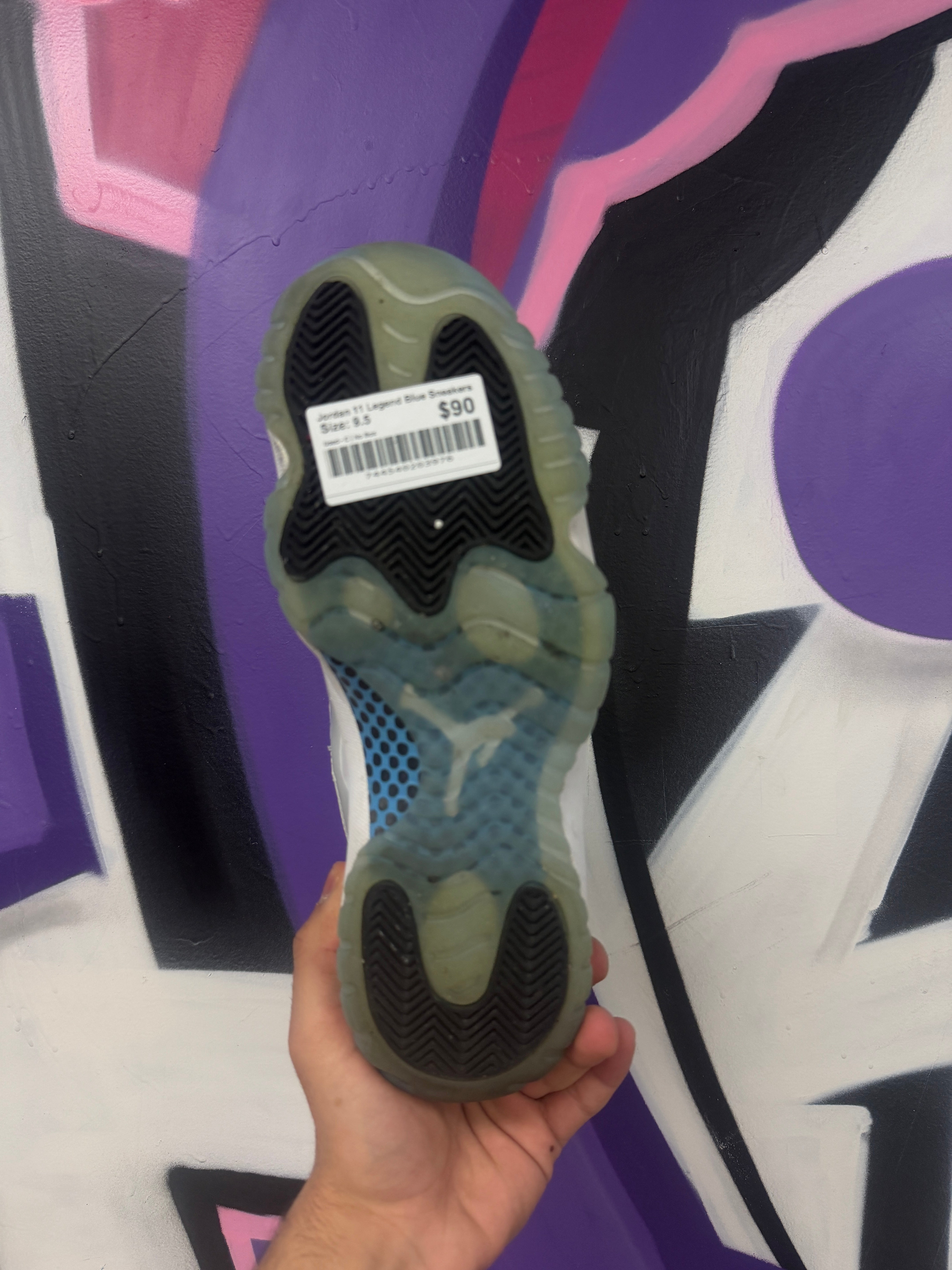 Jordan 11 Legend Blue Sneakers