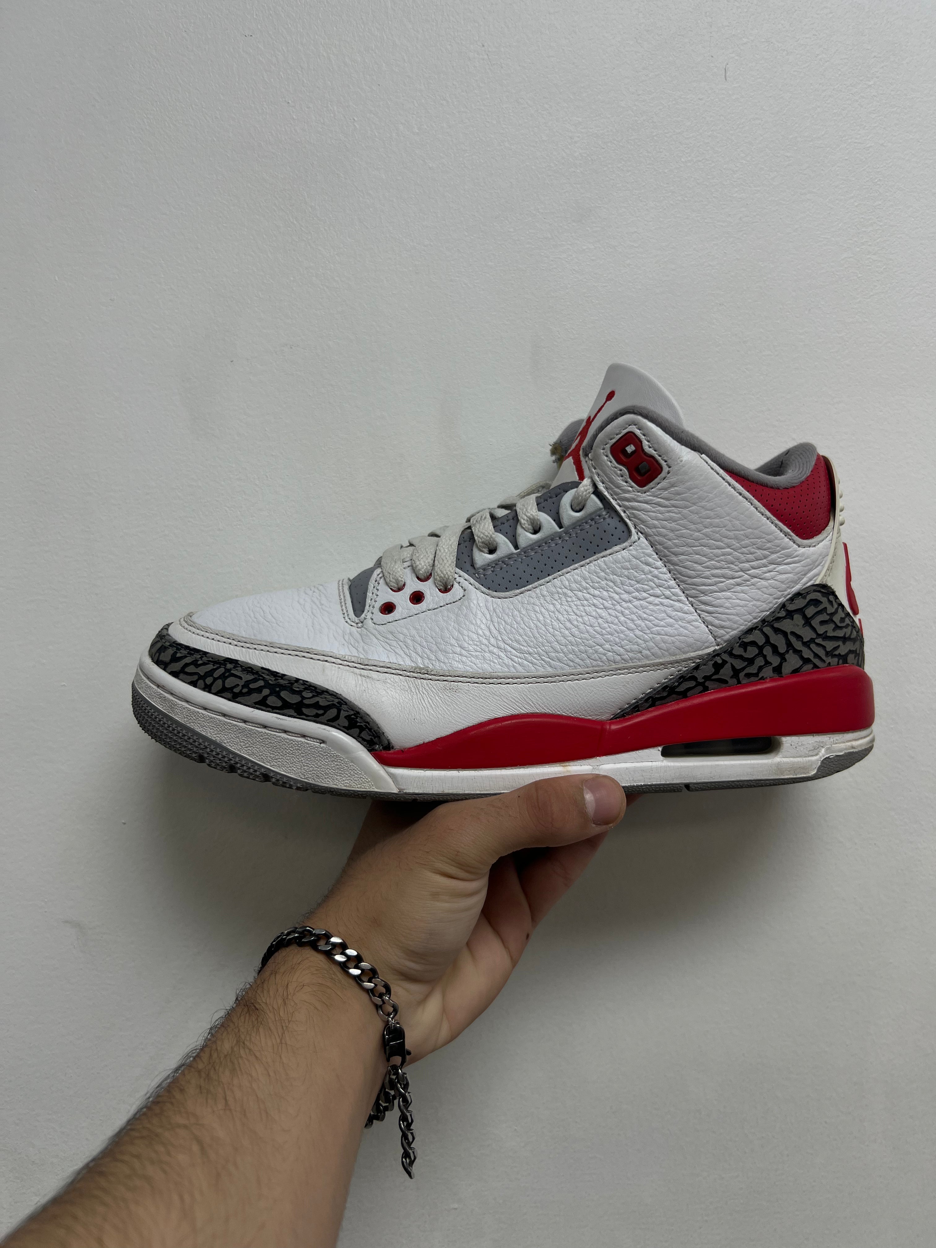 Jordan 3 Fire Red Sneakers
