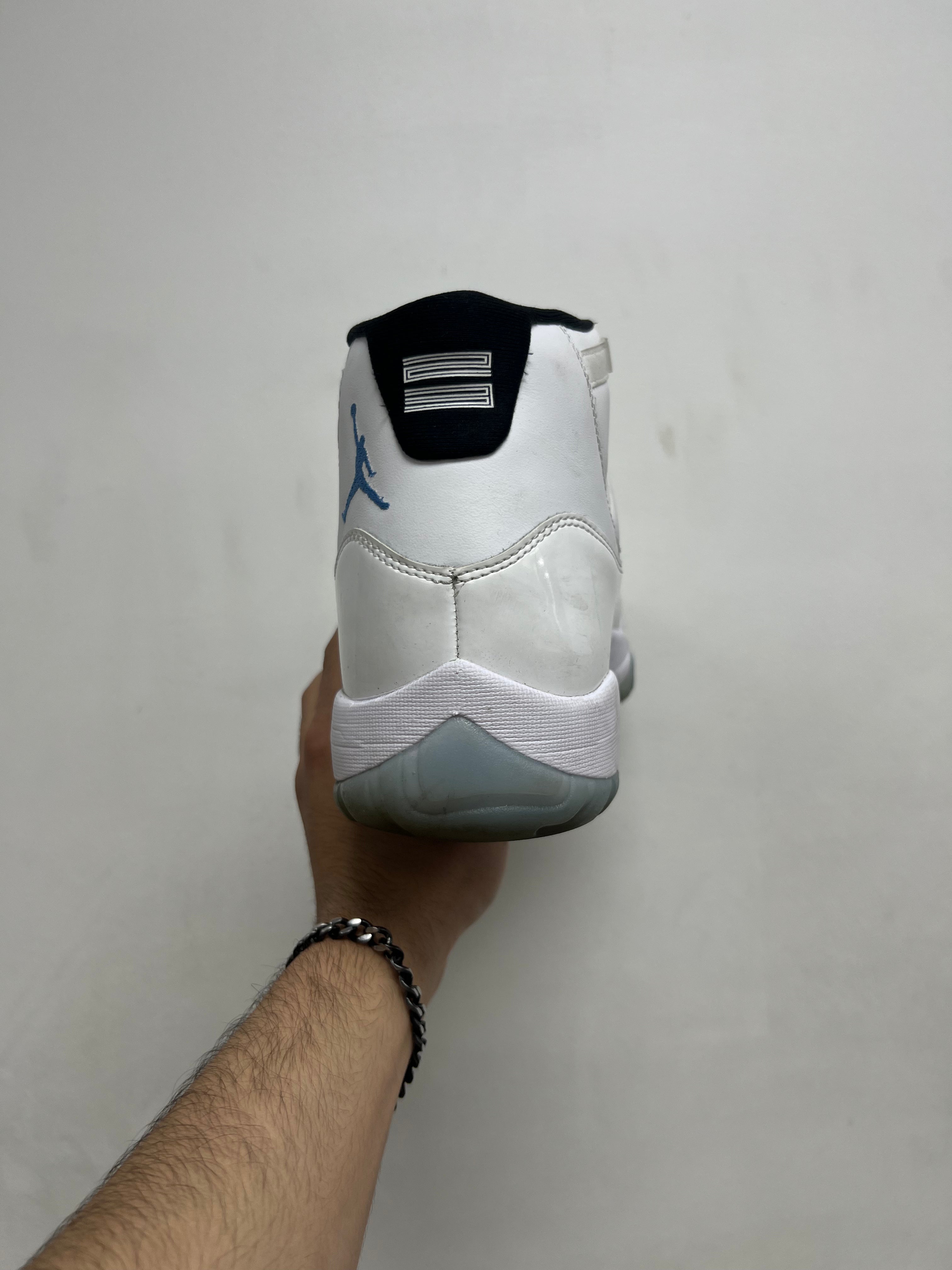 Jordan 11 Legend Blue Sneakers