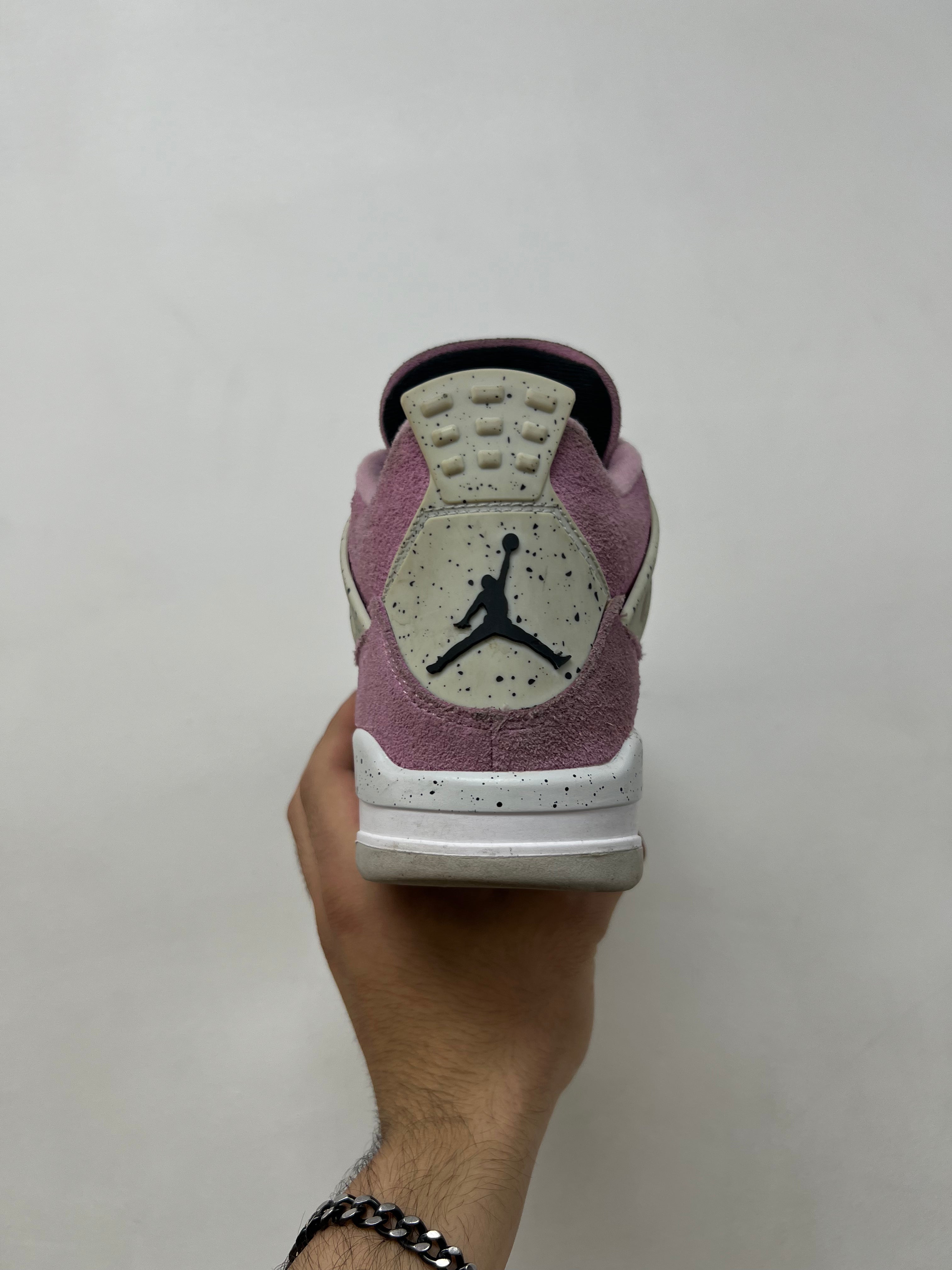 Jordan 4 Orchid Sneakers