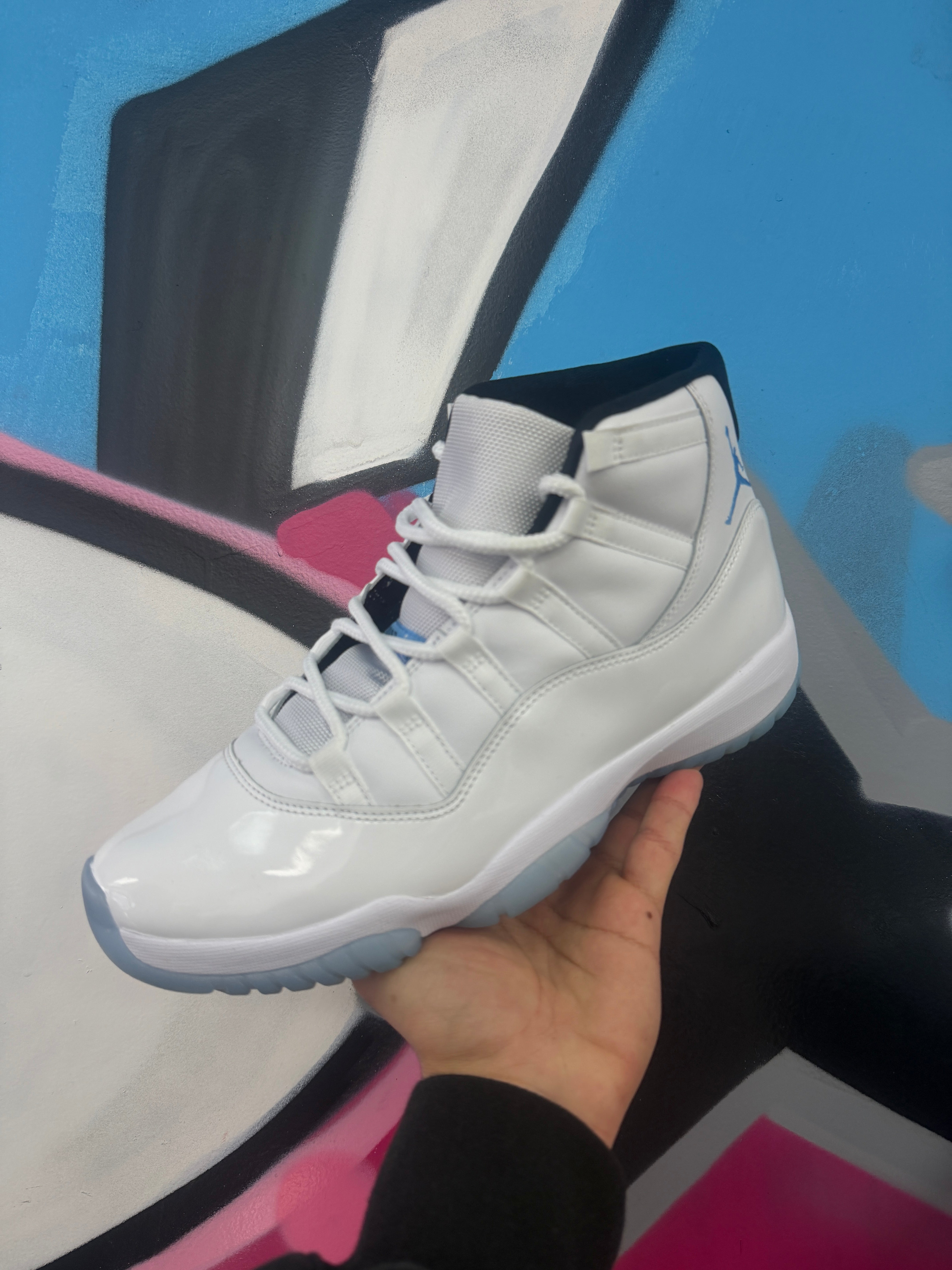 Nike Jordan 11 Legend Blue Sneakers