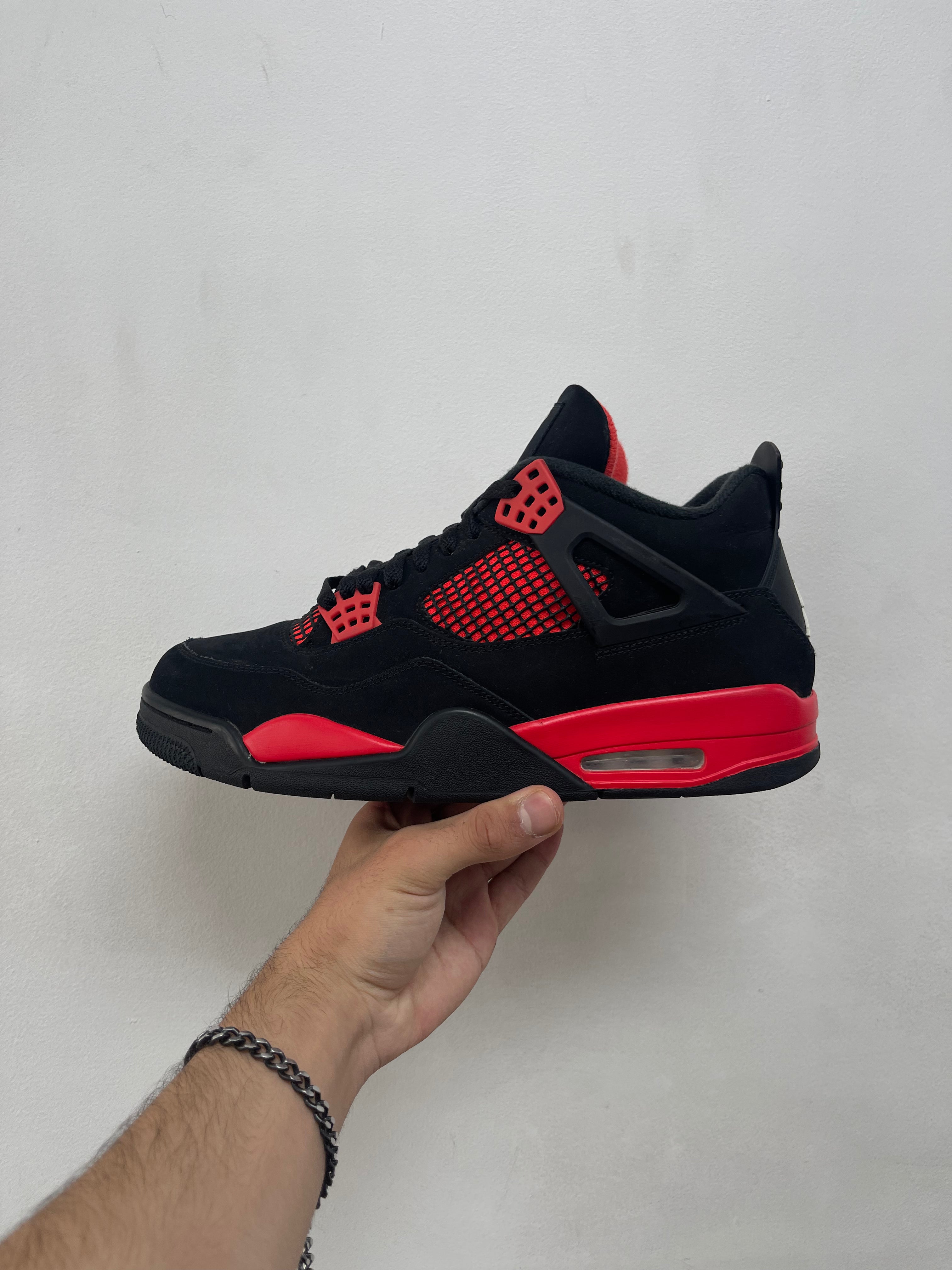 Jordan 4 Red Thunder Sneakers