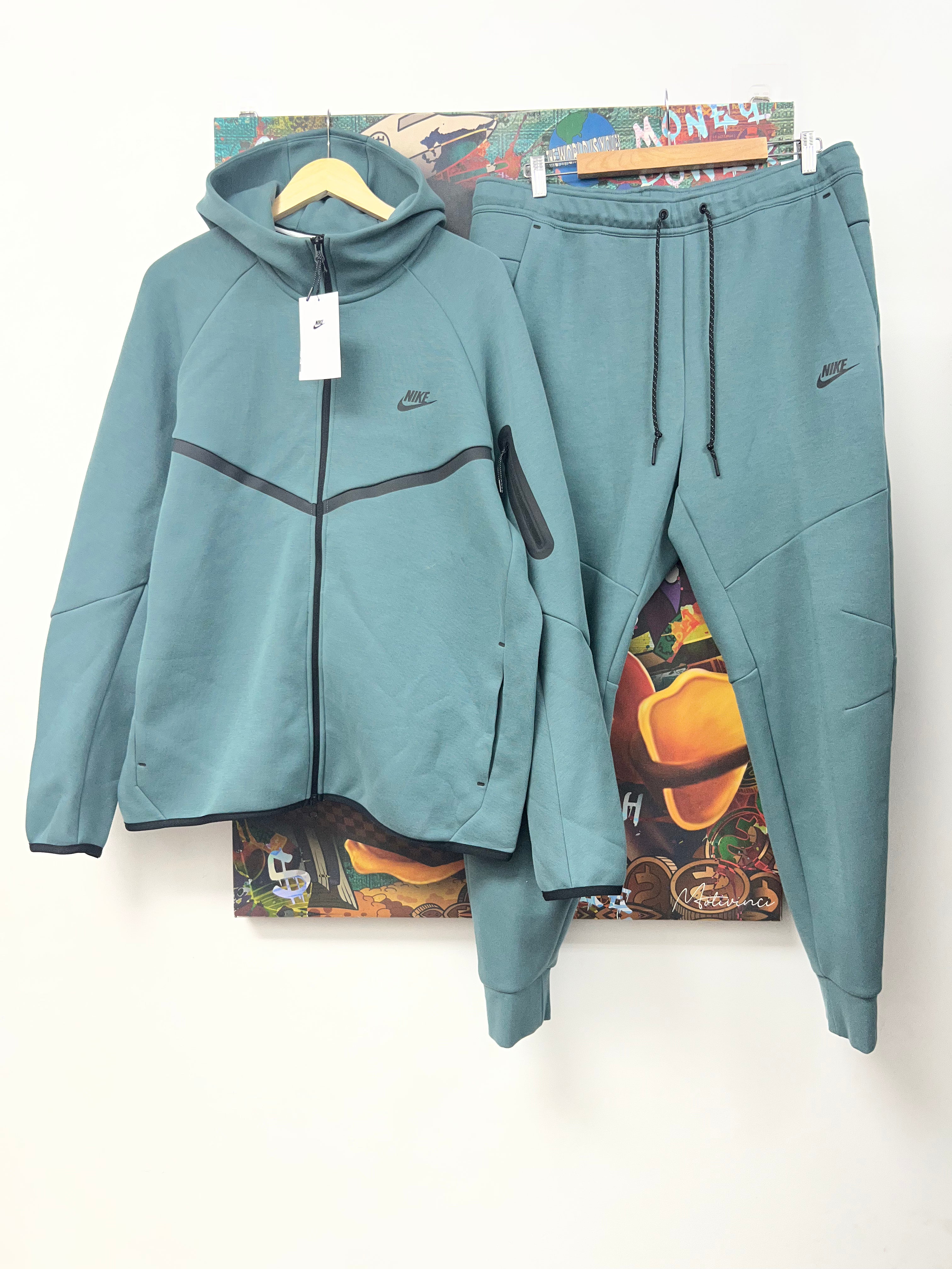 Nike Seal Blue Sweatsuit