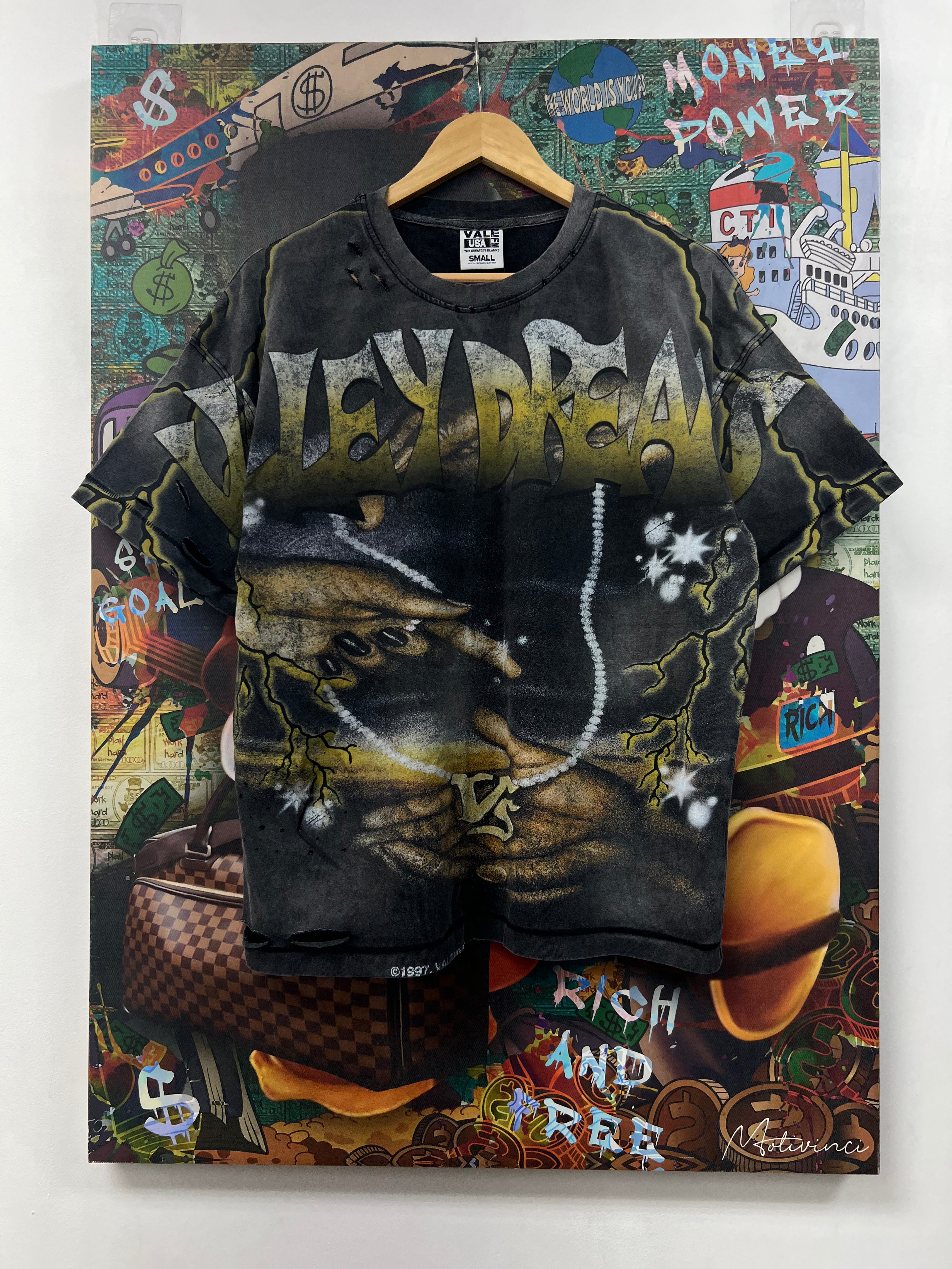 Vale Hands Tee