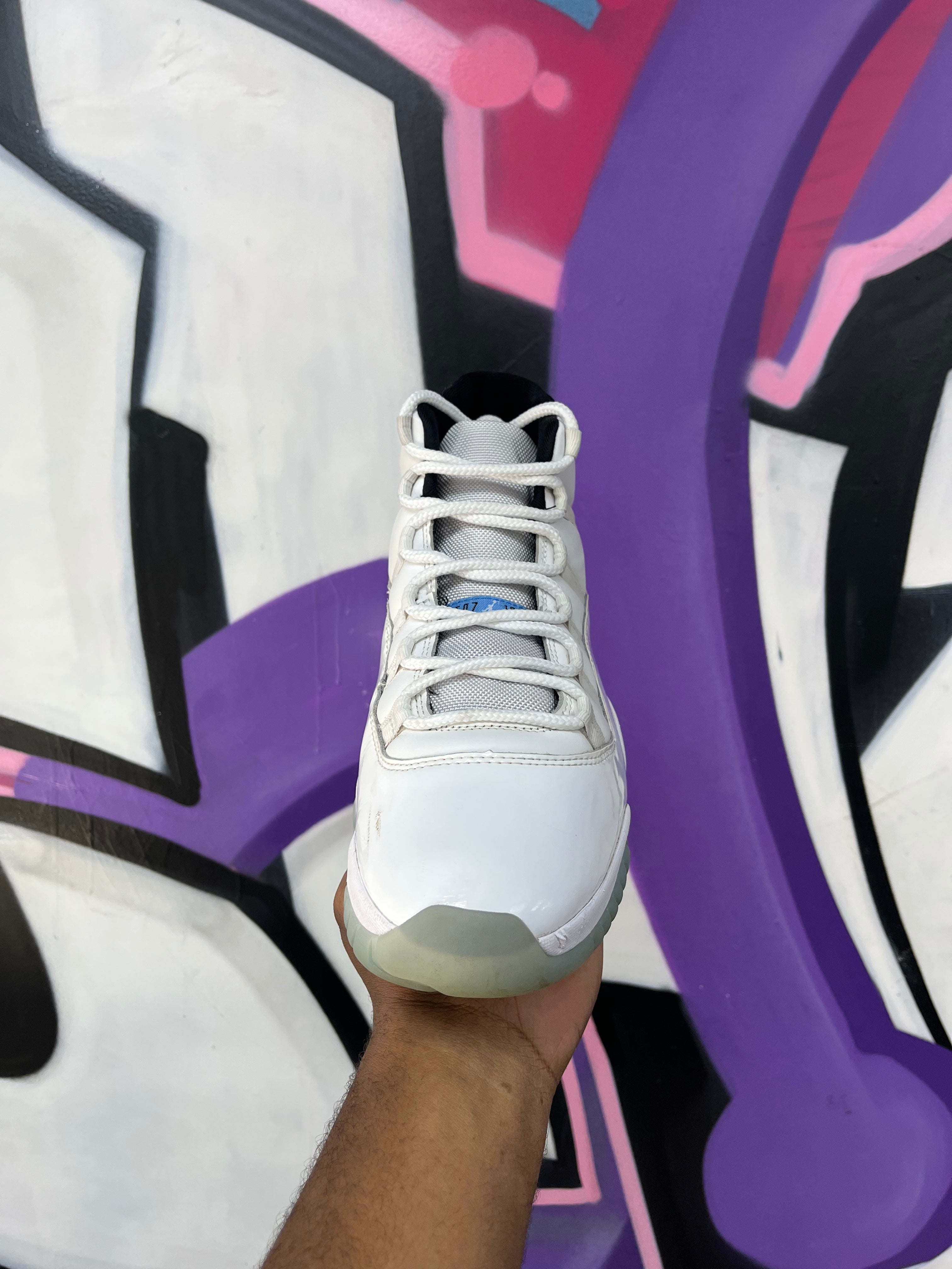 Jordan 11 Legend Blue Sneakers
