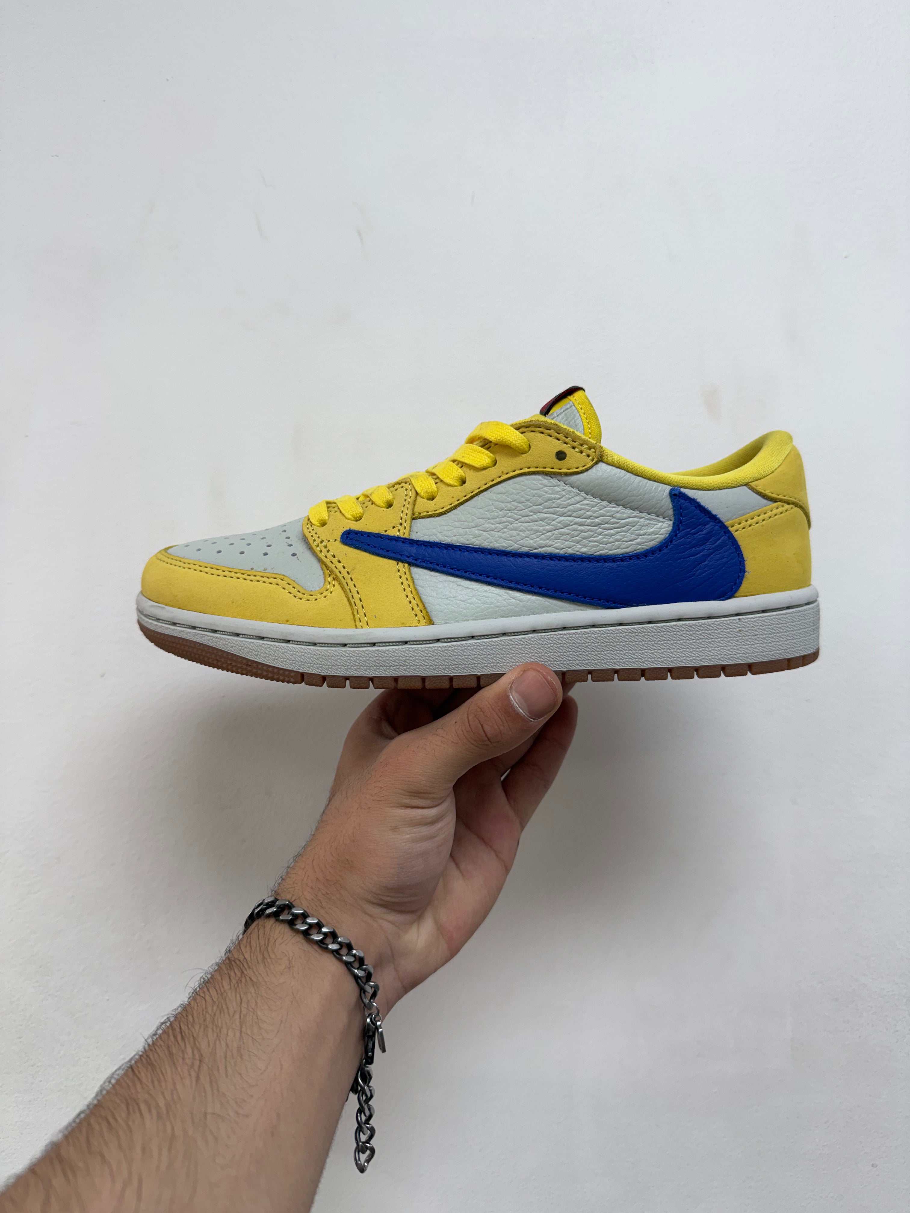 Jordan 1 Low Travis Scott Canary Yellow Sneakers