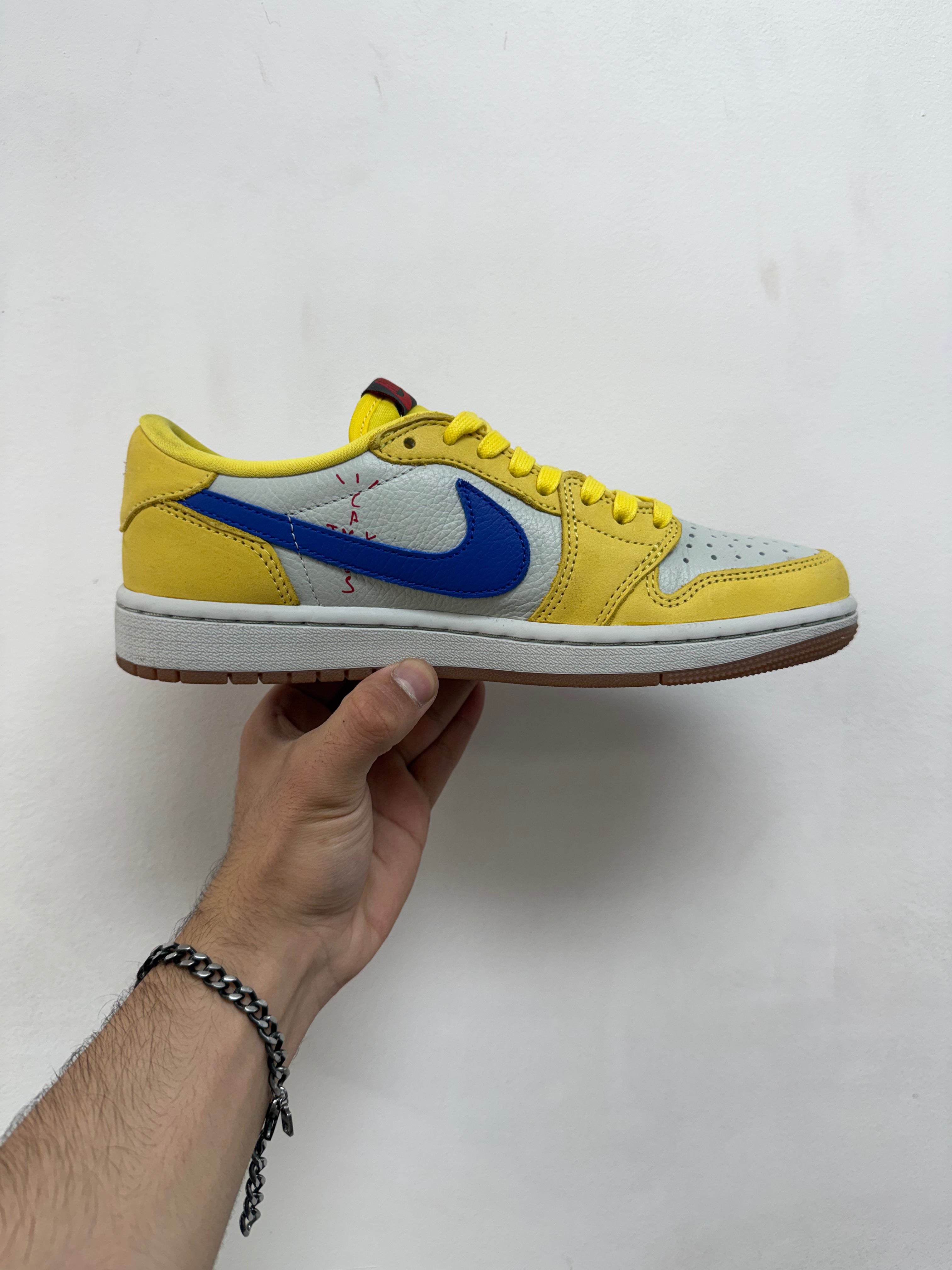 Jordan 1 Low Travis Scott Canary Yellow Sneakers
