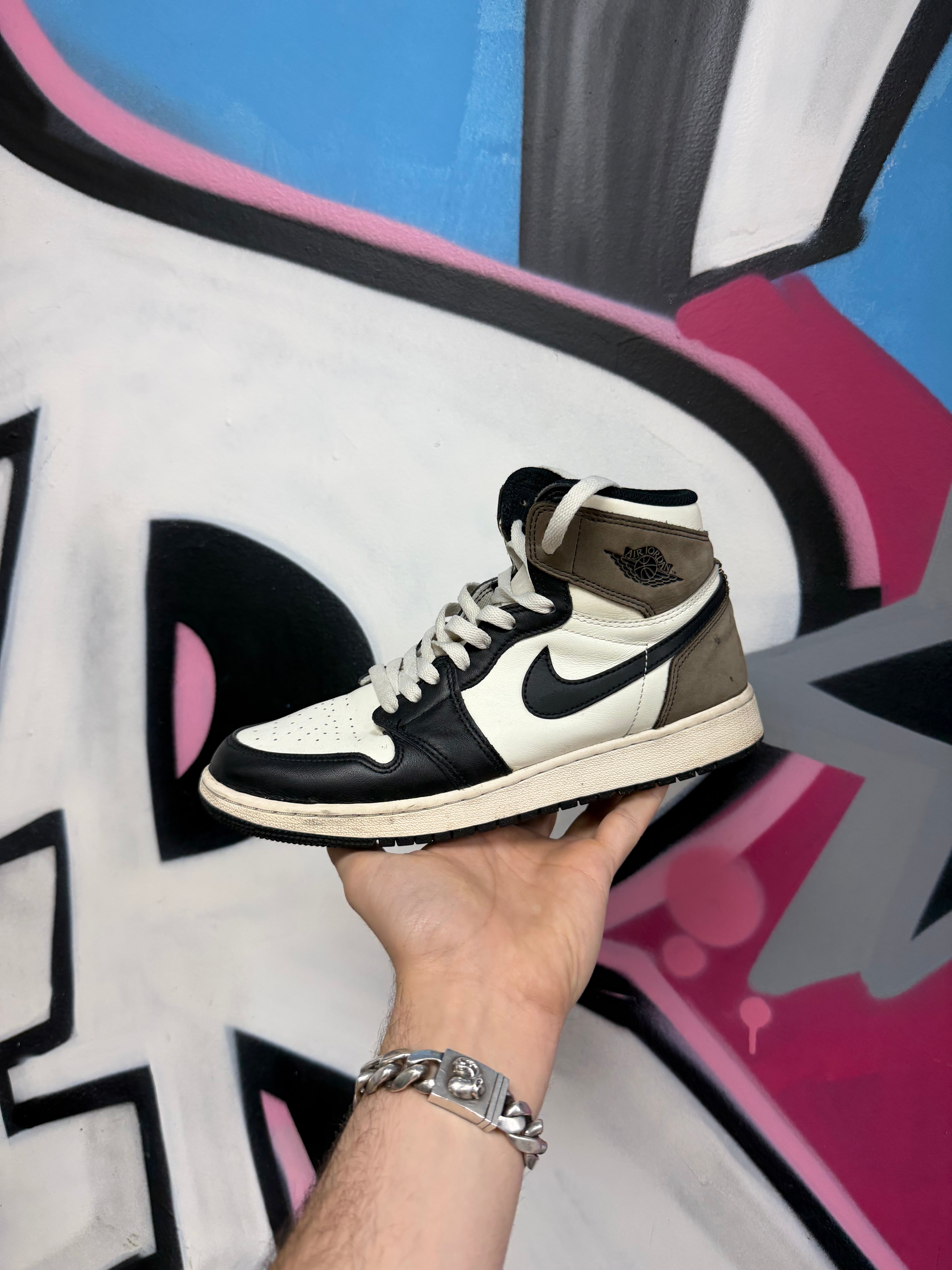 Jordan 1 Mocha Sneakers