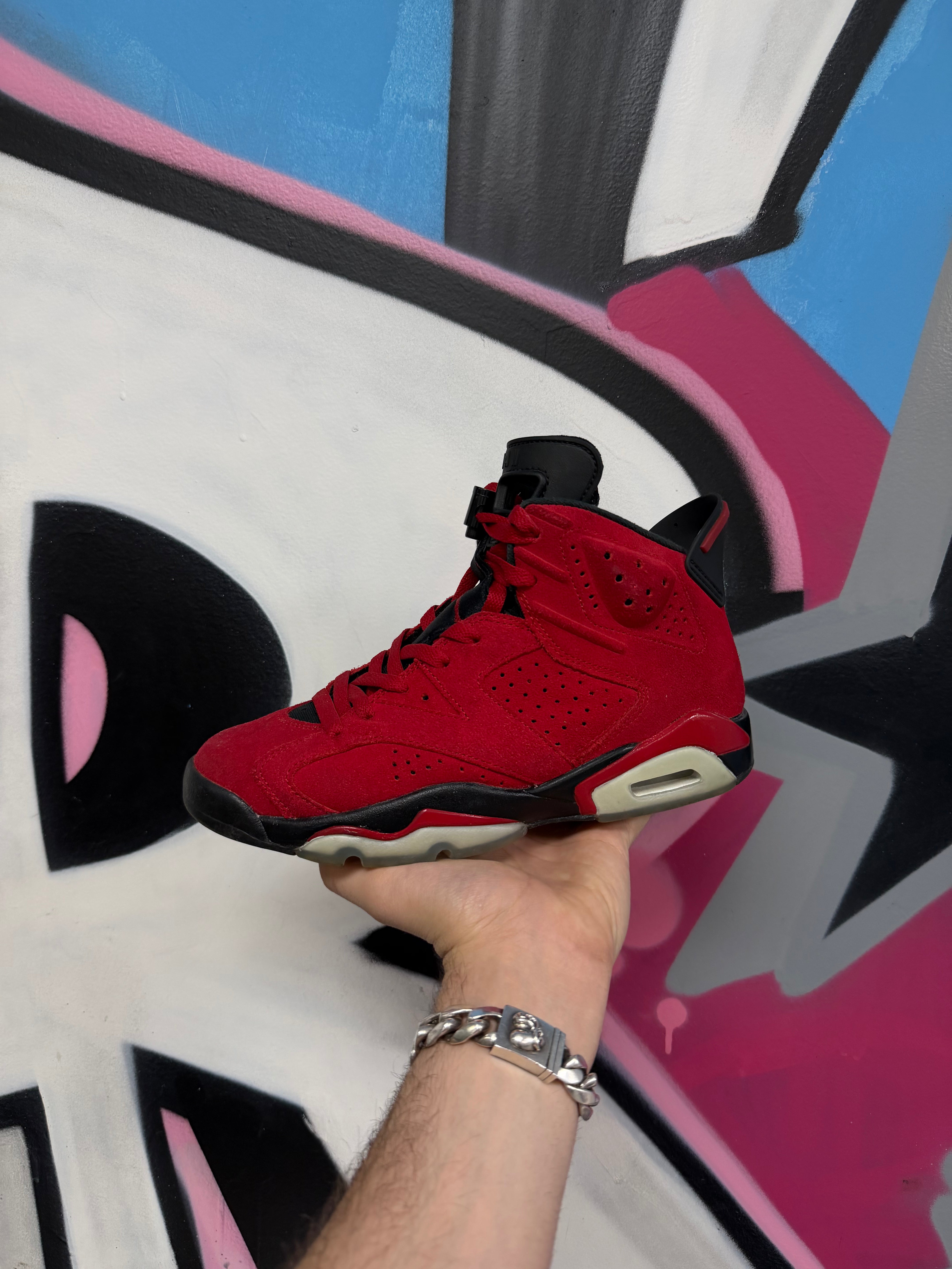 Jordan 6 Toro Bravo Sneakers