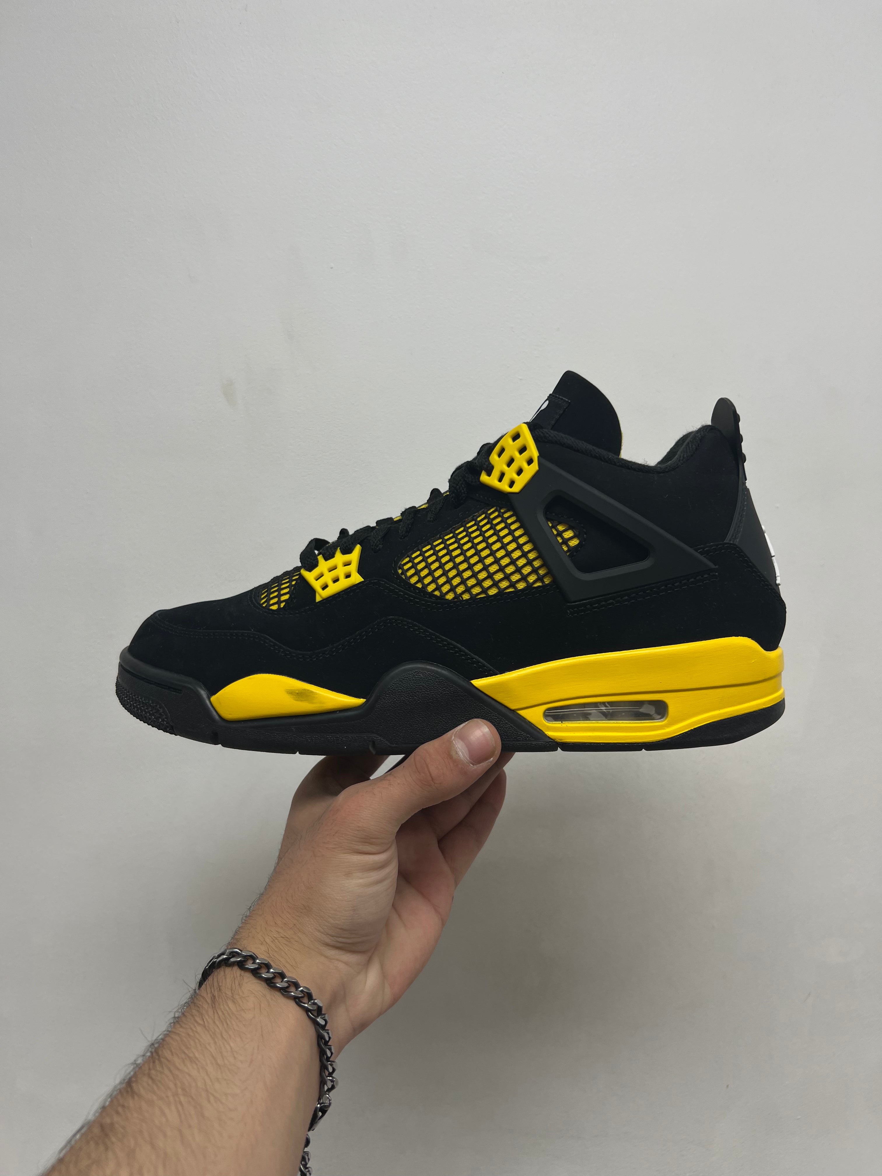 Jordan 4 Yellow Thunder Sneakers