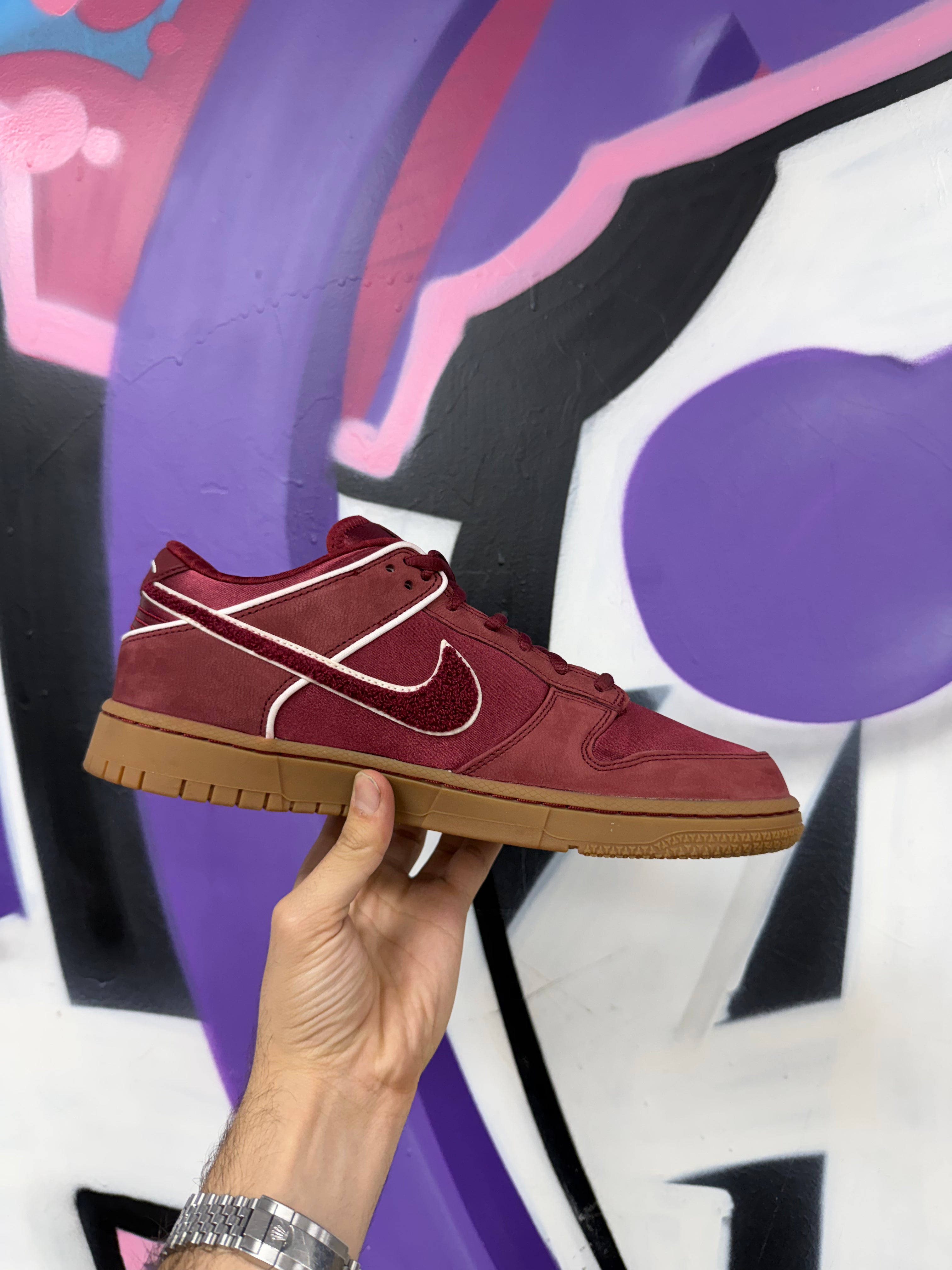 Nike Dunk Low Kobe Low Merion Sneakers