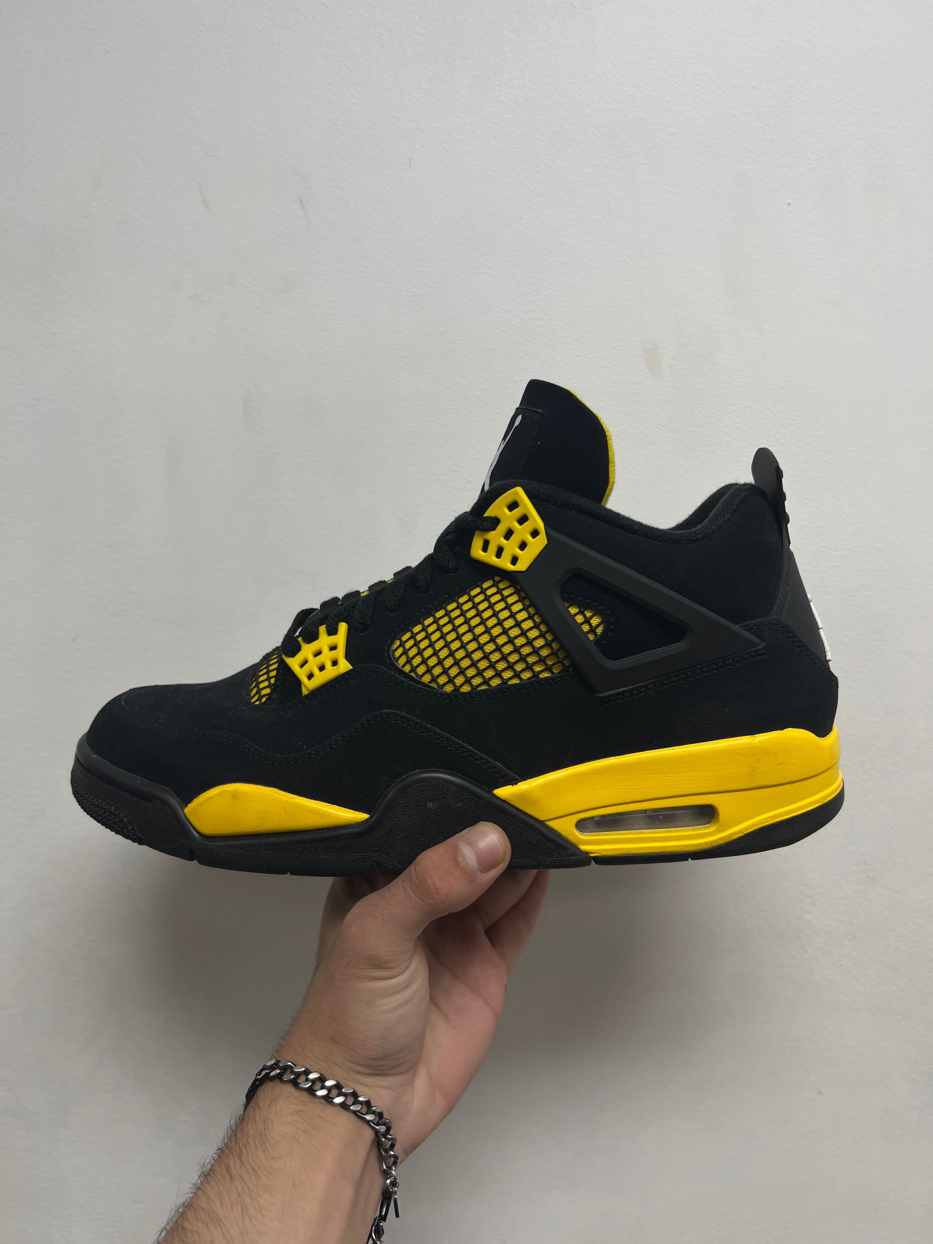 Jordan 4 Yellow Thunder Sneakers