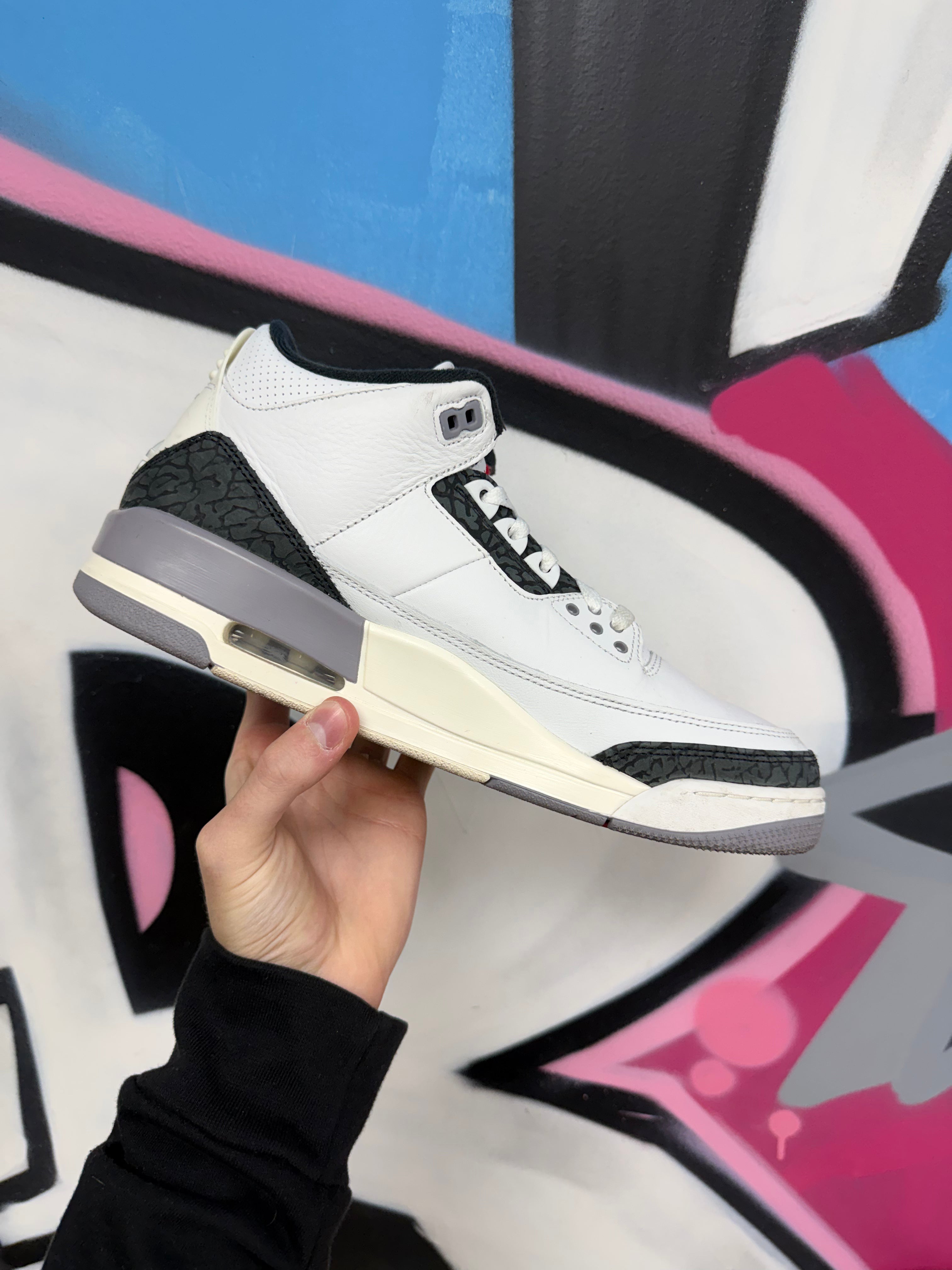 Jordan 3 Cement Grey Sneakers