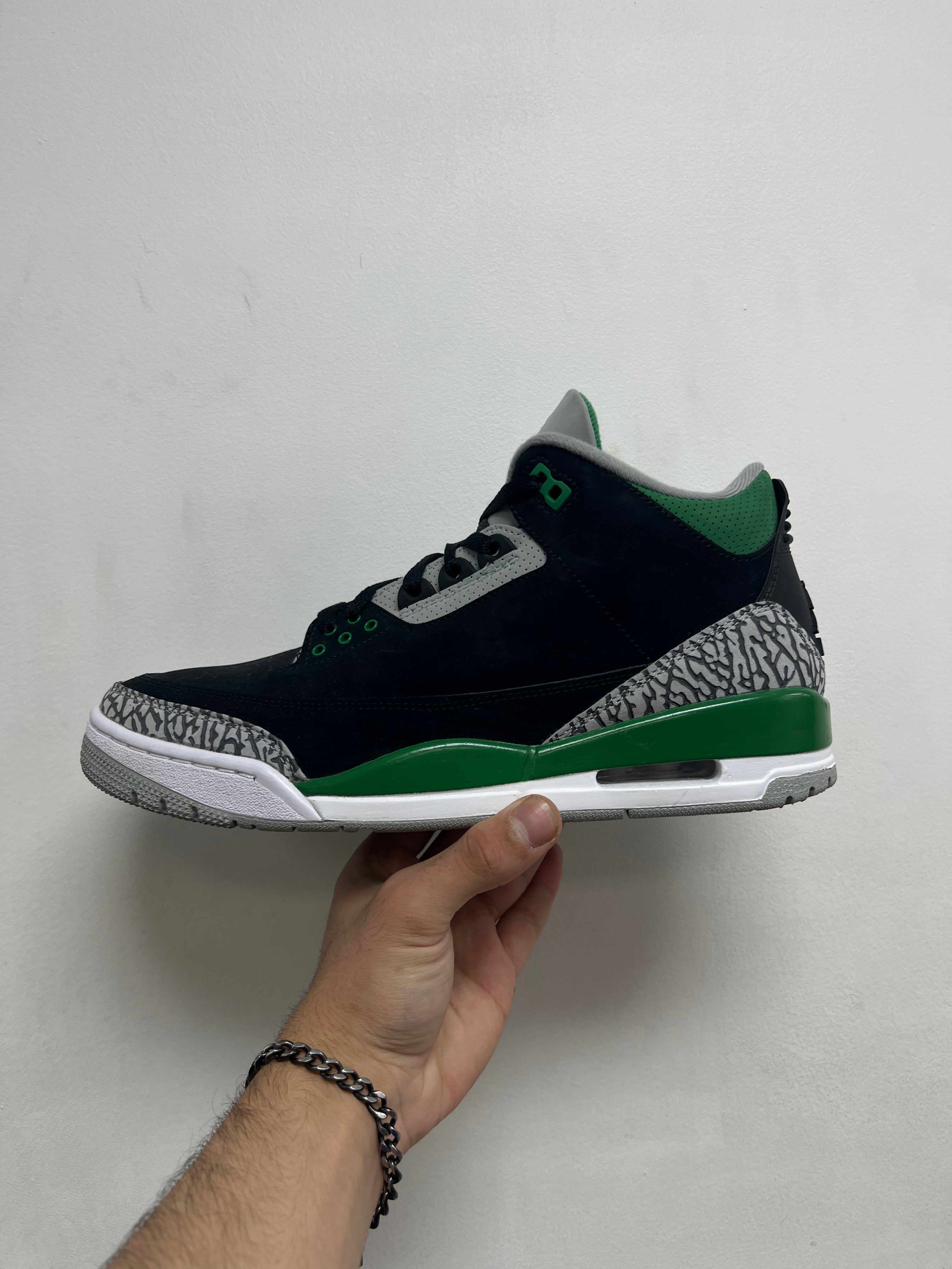 Jordan 3 Pine Green Sneakers