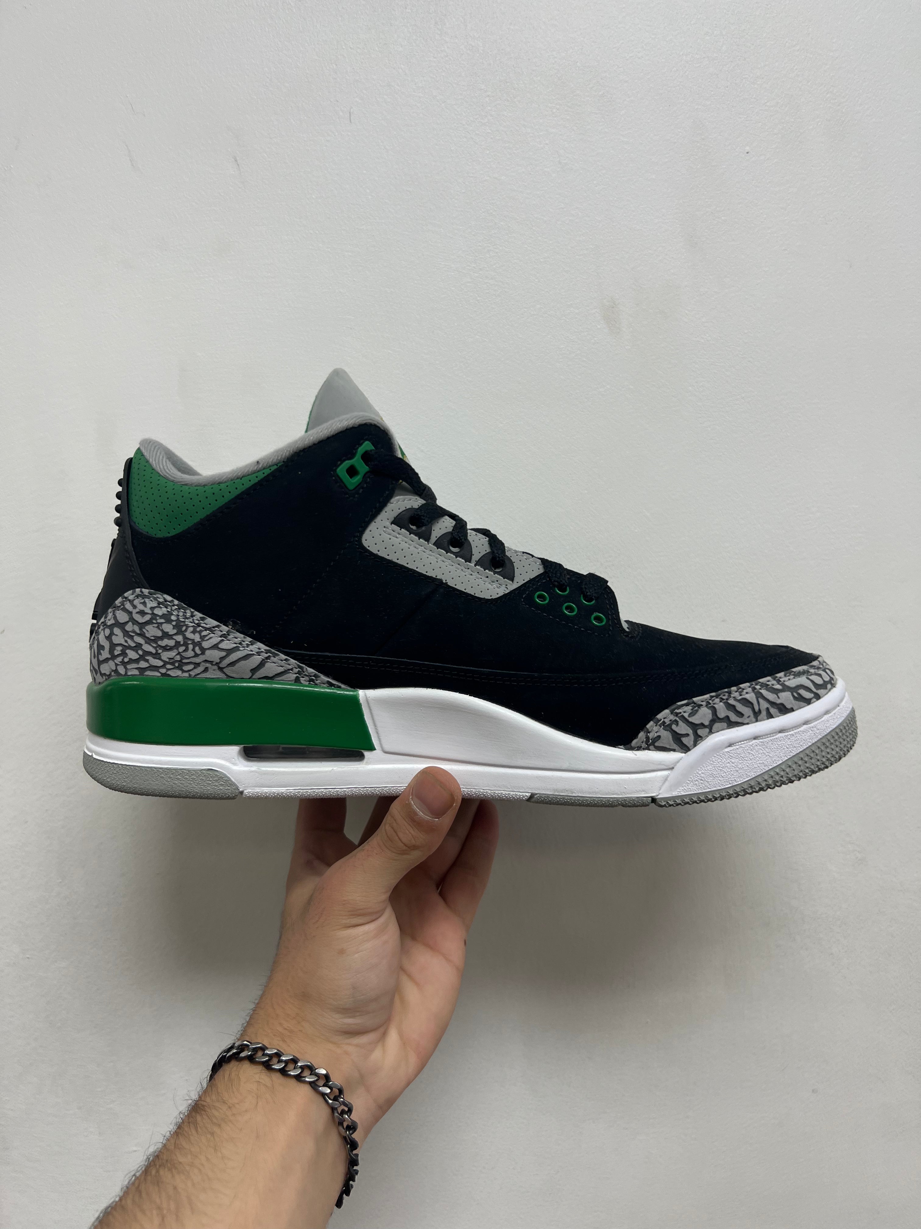 Jordan 3 Pine Green Sneakers