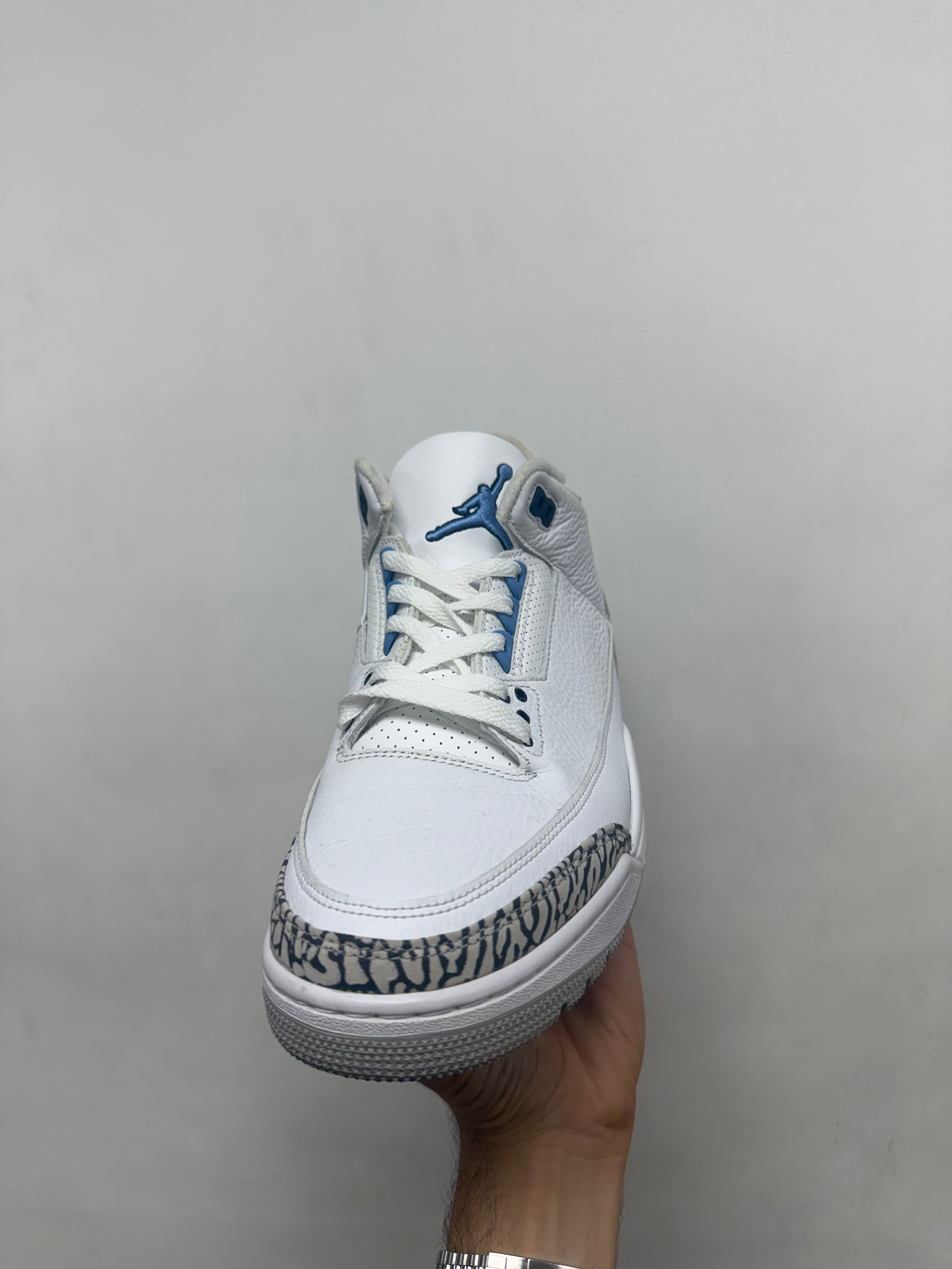 Jordan 3 UNC Sneakers