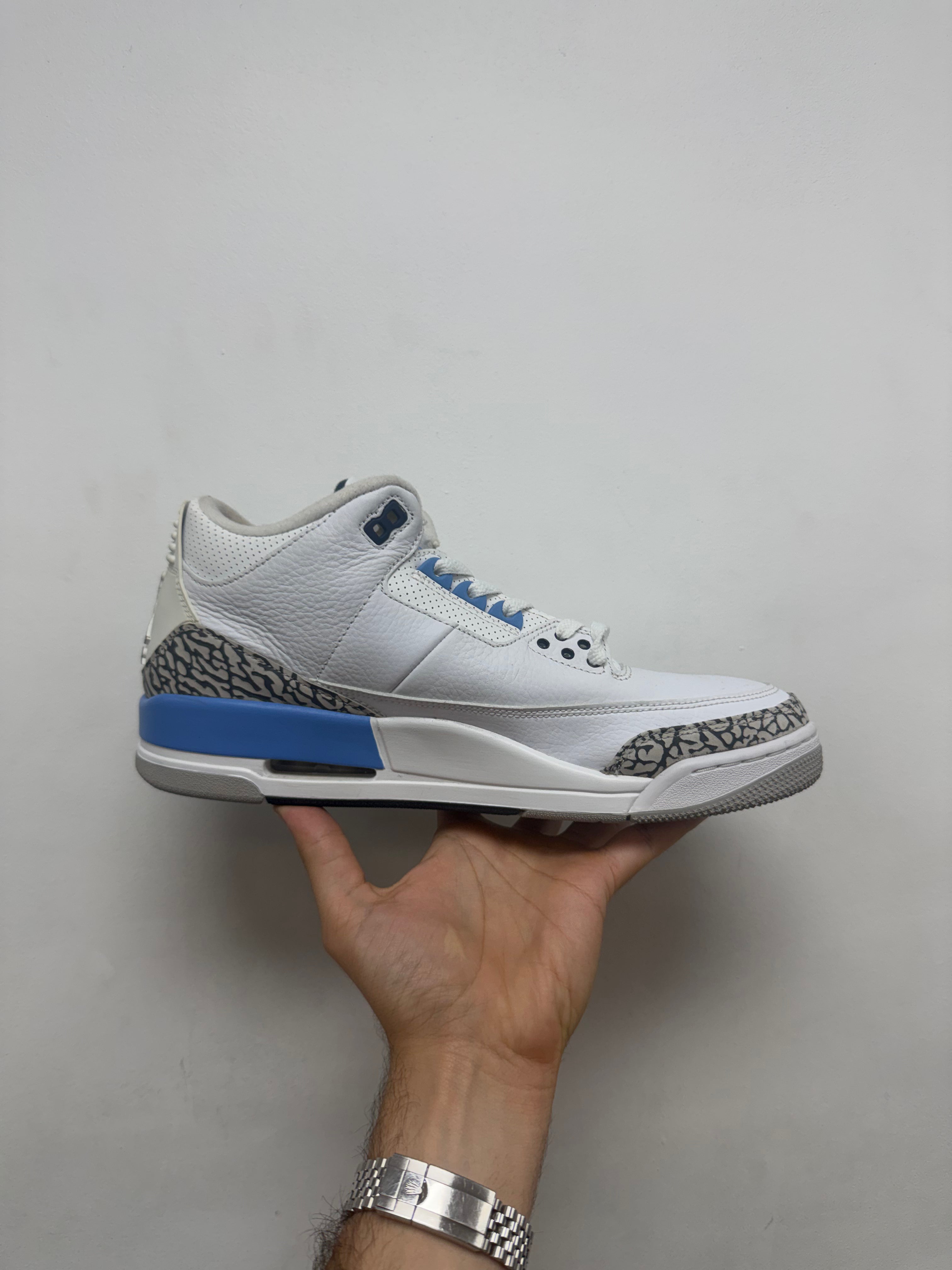 Jordan 3 UNC Sneakers