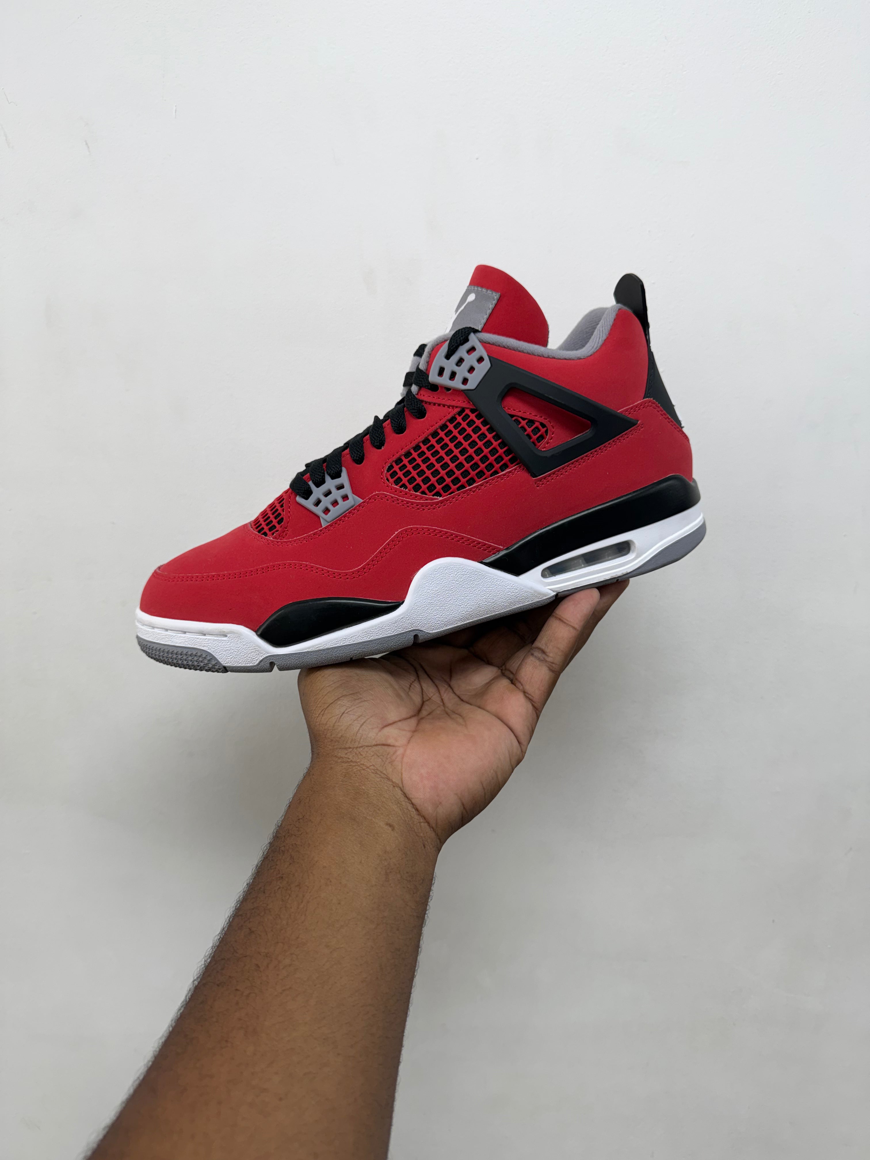 Jordan 4 Toro Sneakers
