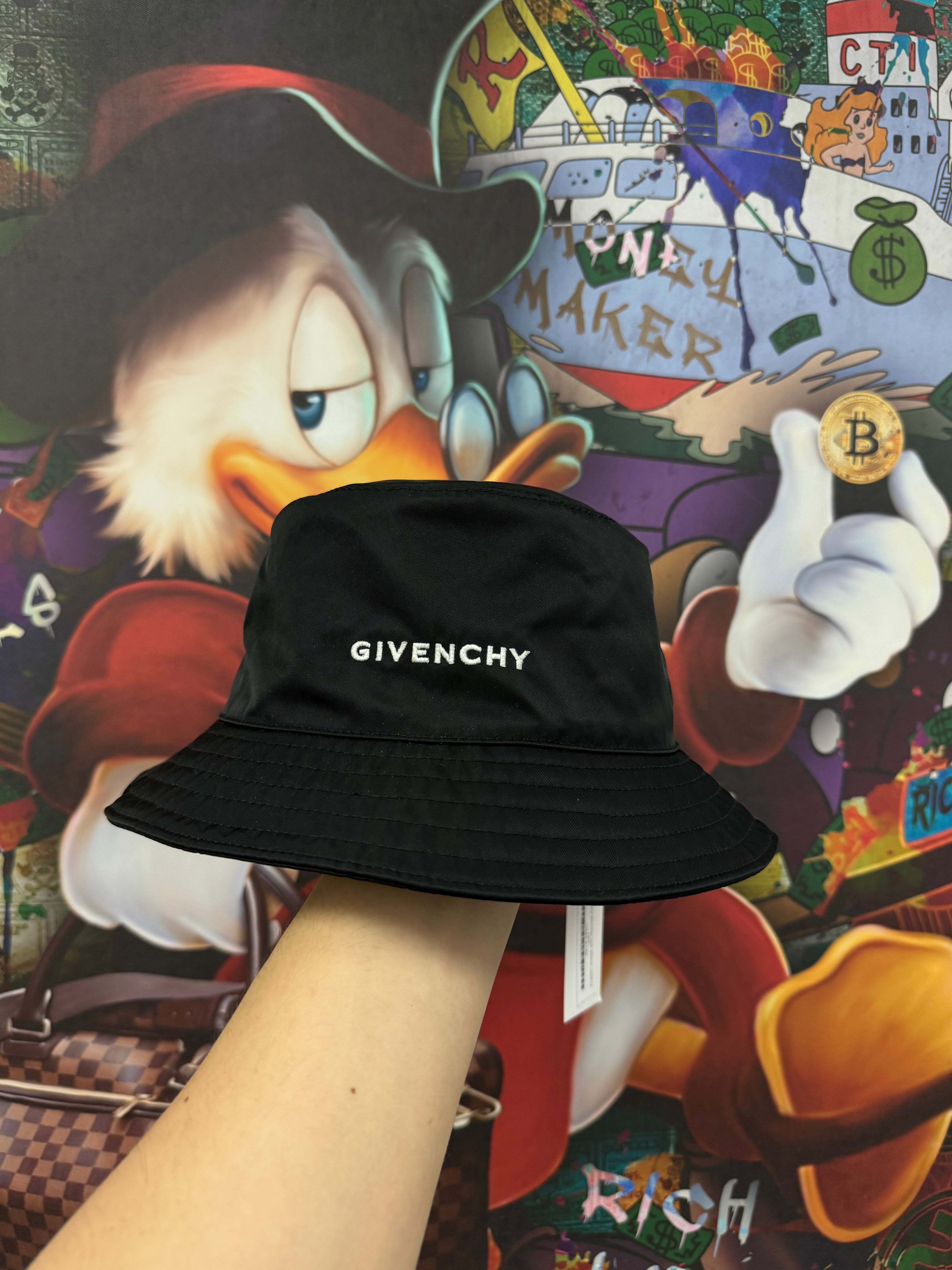 Givenchy Bucket Hat Black Used OSFM N/A