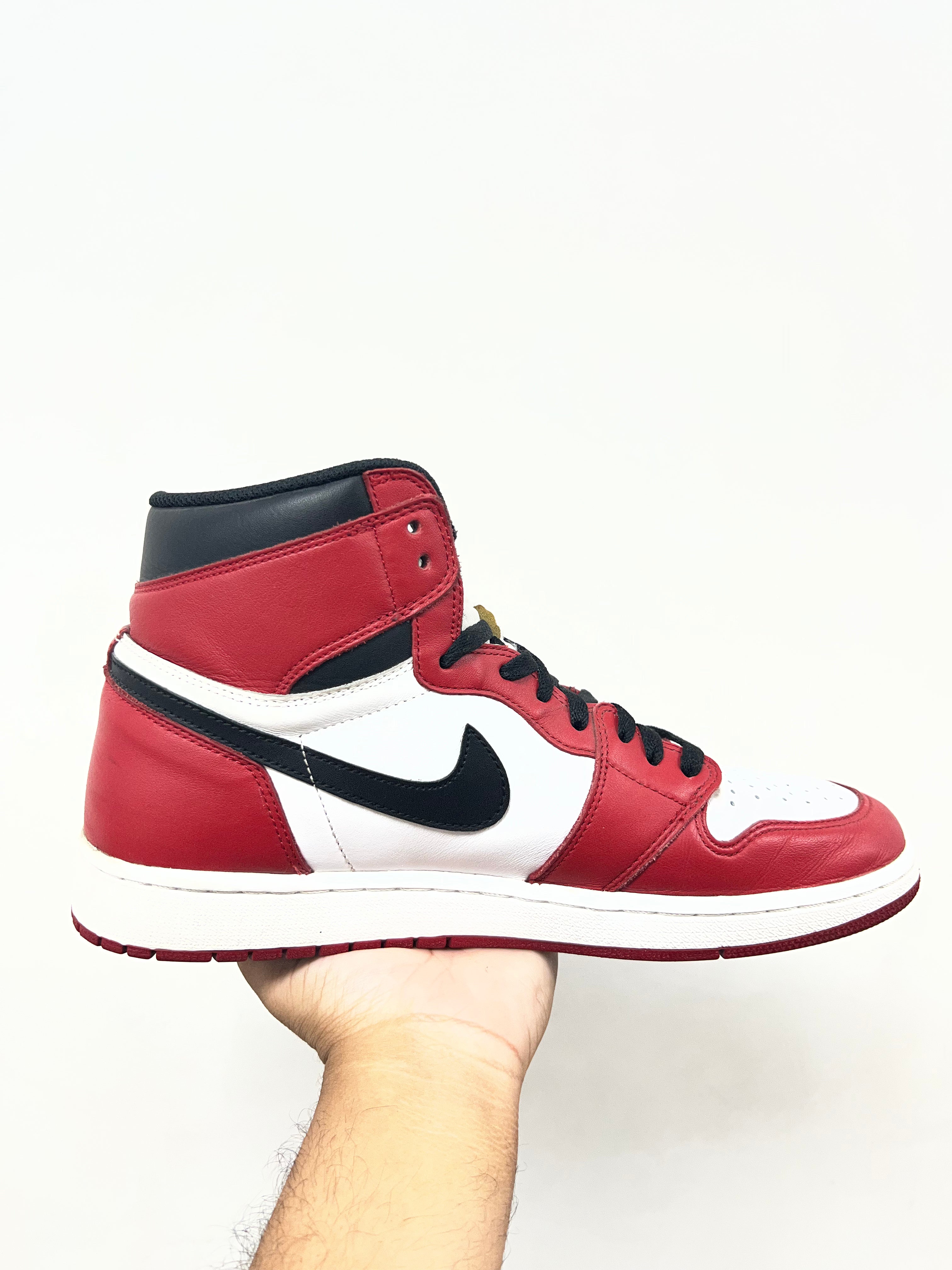 Jordan 1 Chicago (2015) Sneakers