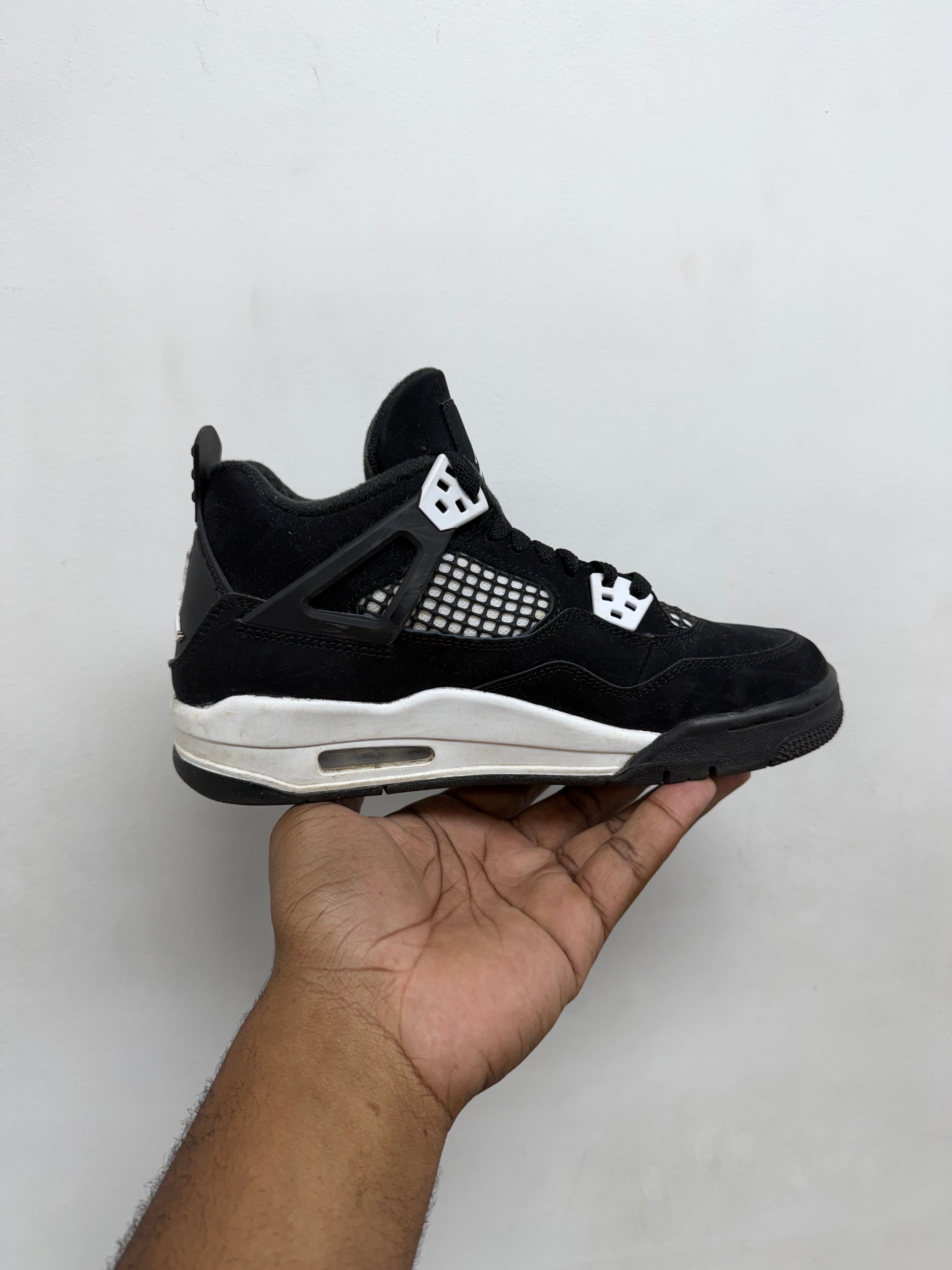 Jordan 4 Thunder Sneakers