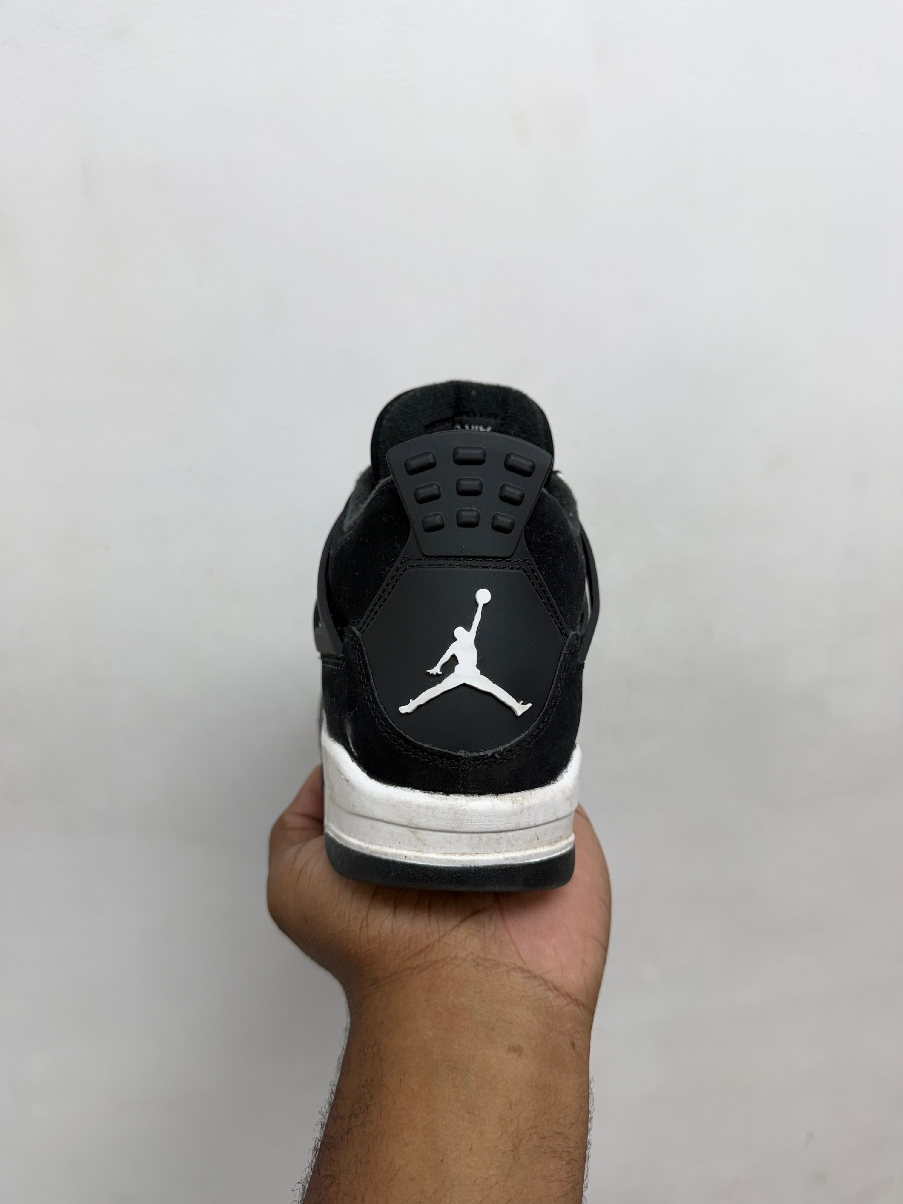 Jordan 4 Thunder Sneakers