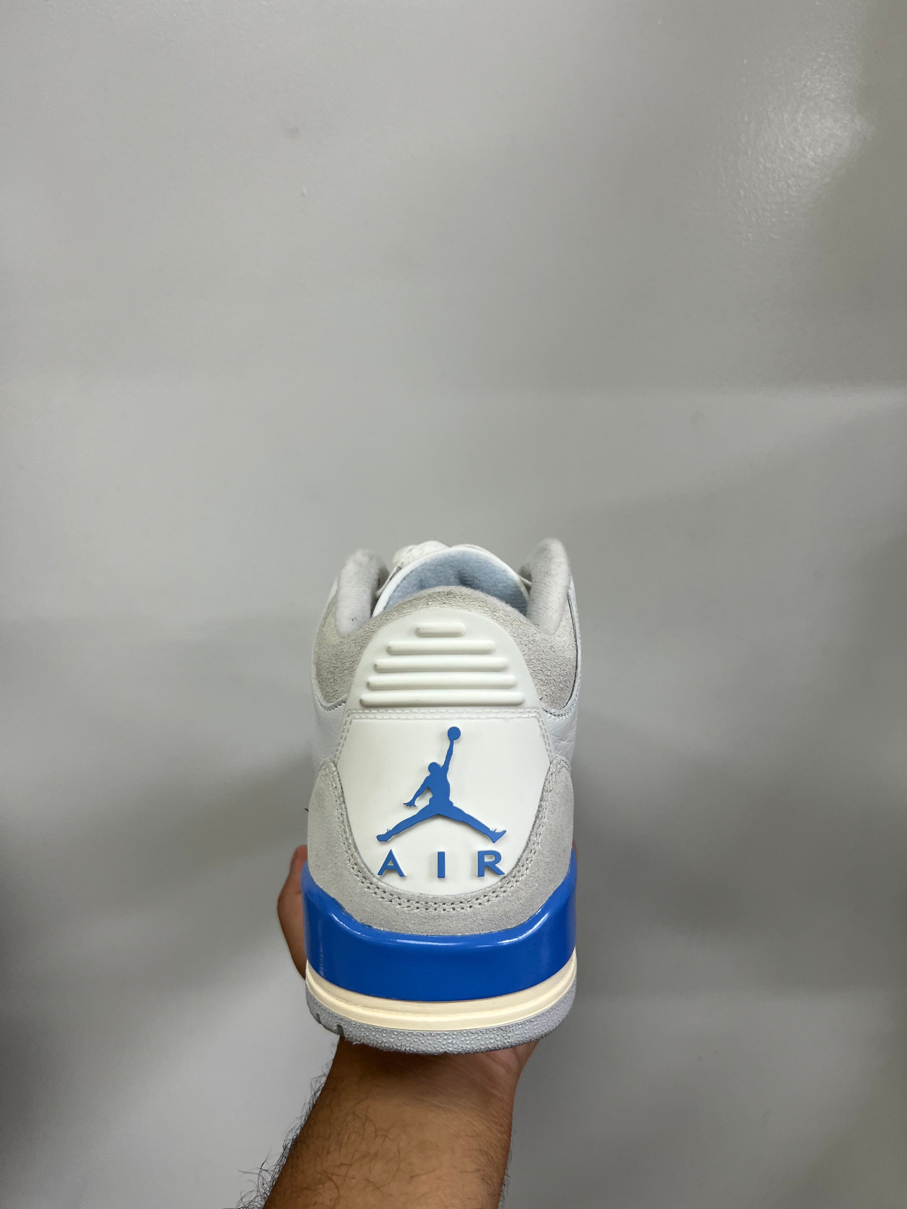 Jordan 3 Lucky Shorts Sneakers