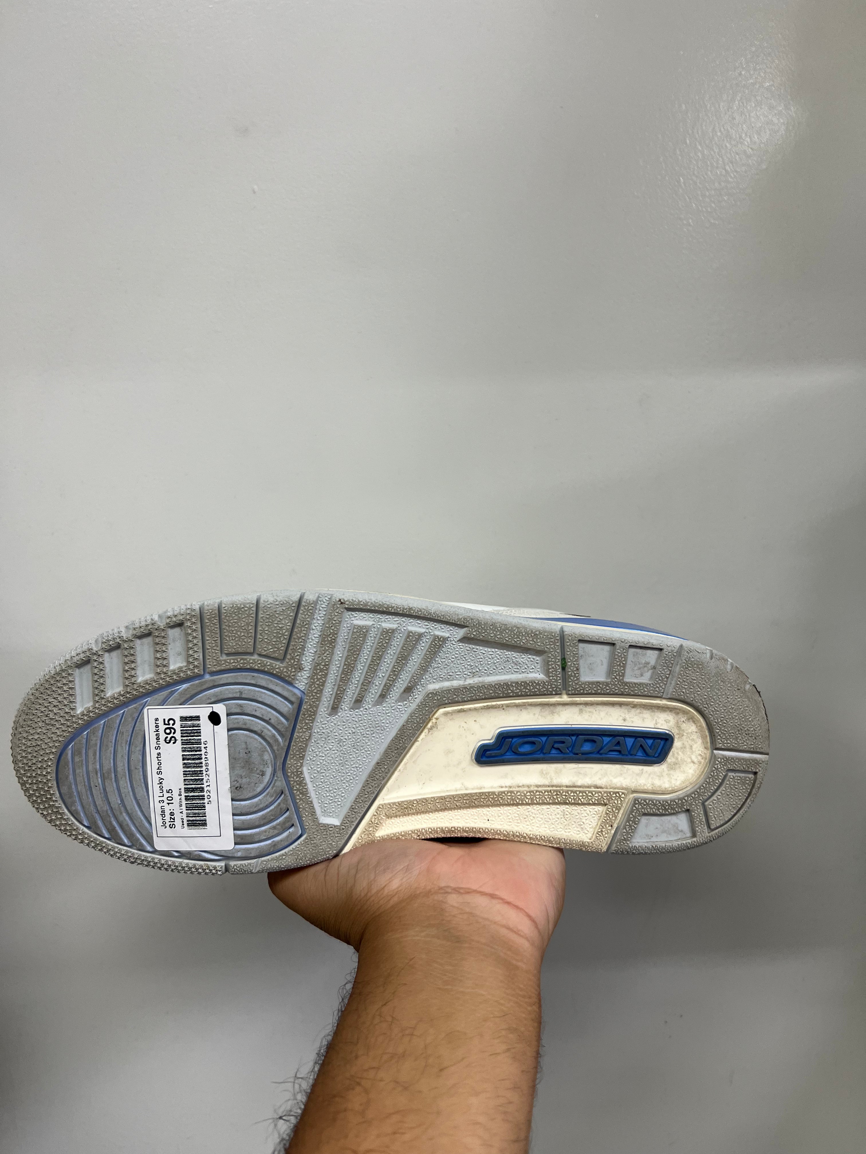 Jordan 3 Lucky Shorts Sneakers