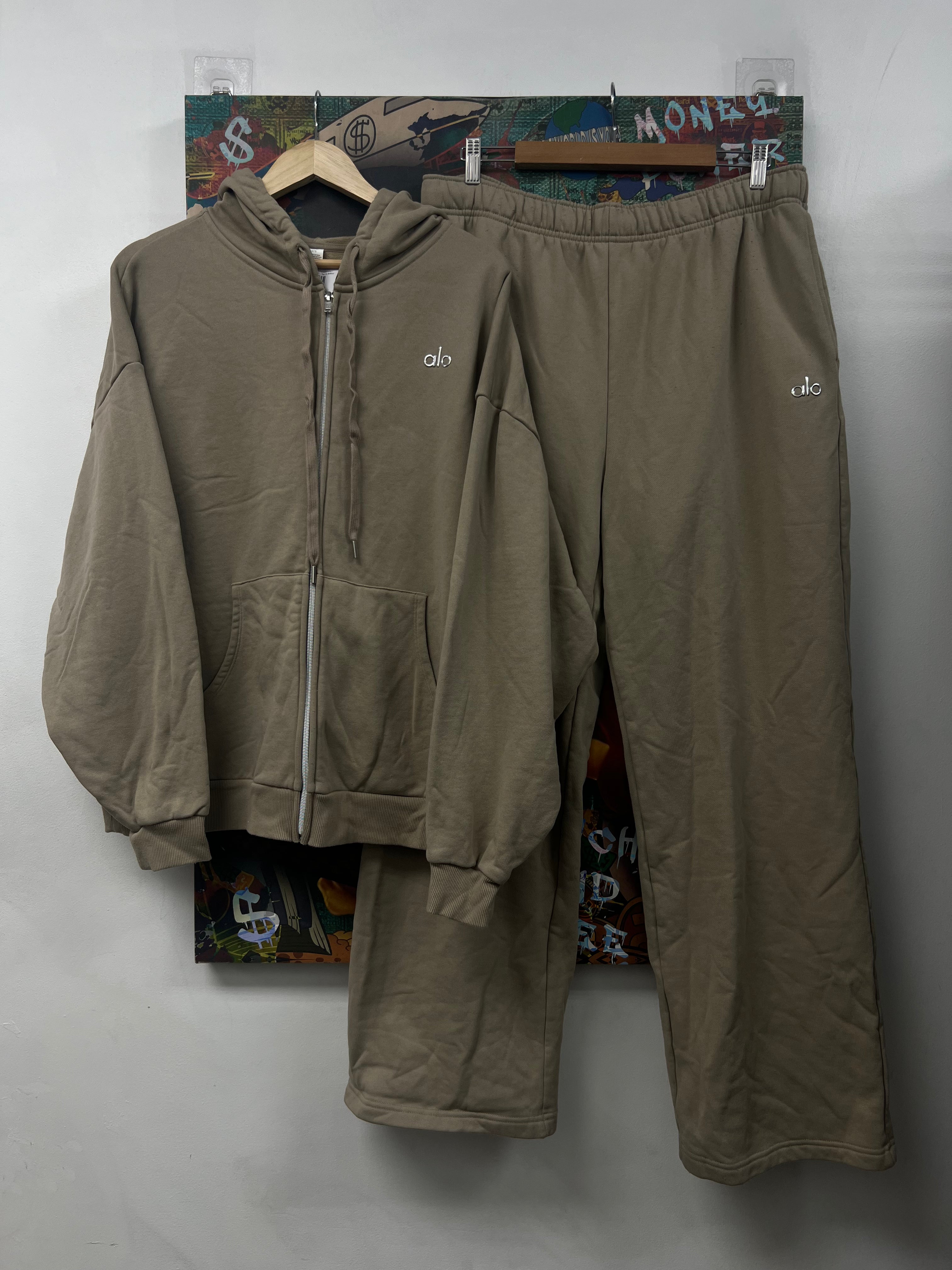 ALO Harvest Tan Accolade Zip Up Sweatsuit