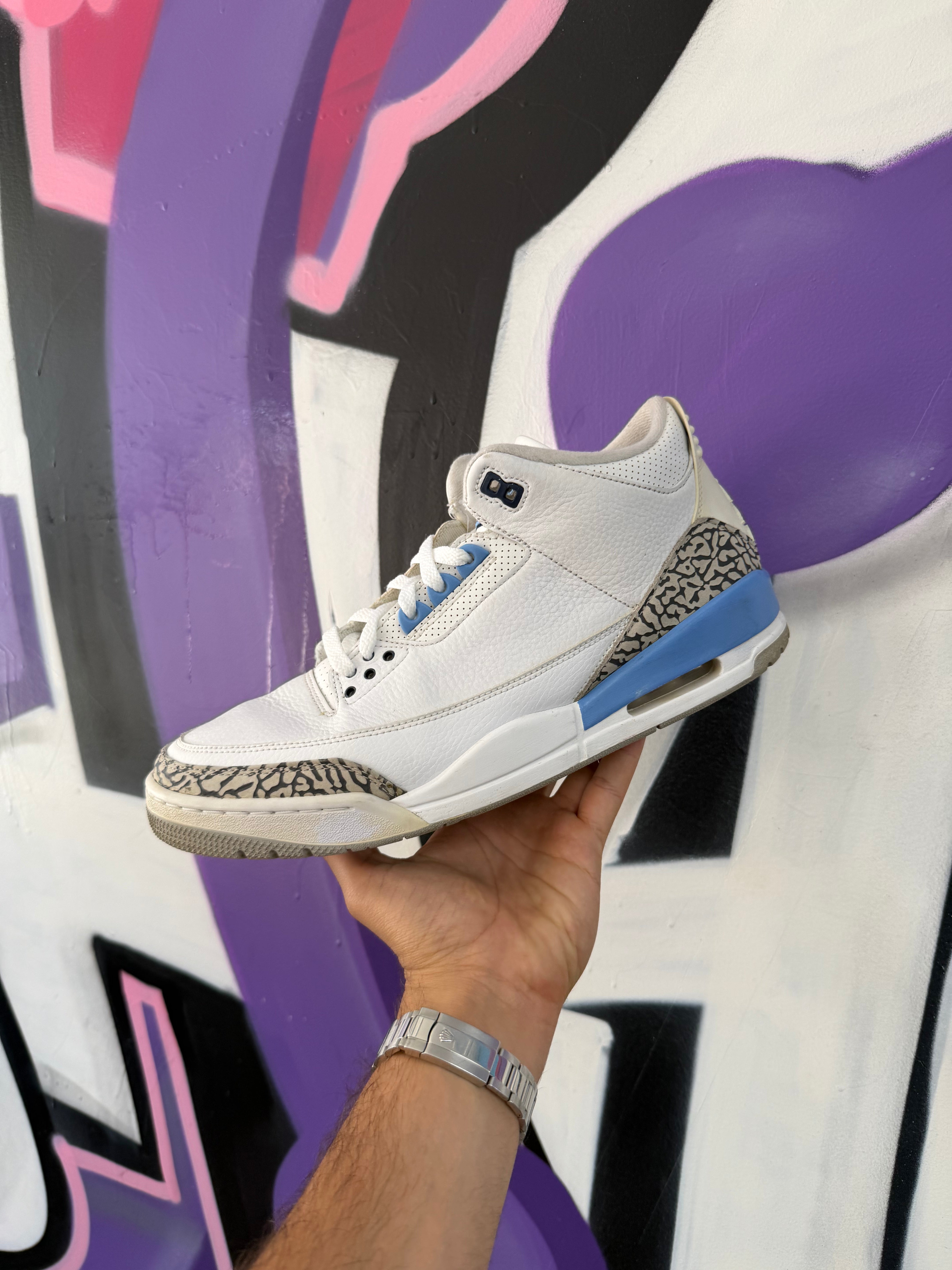 Jordan 3 UNC Sneakers