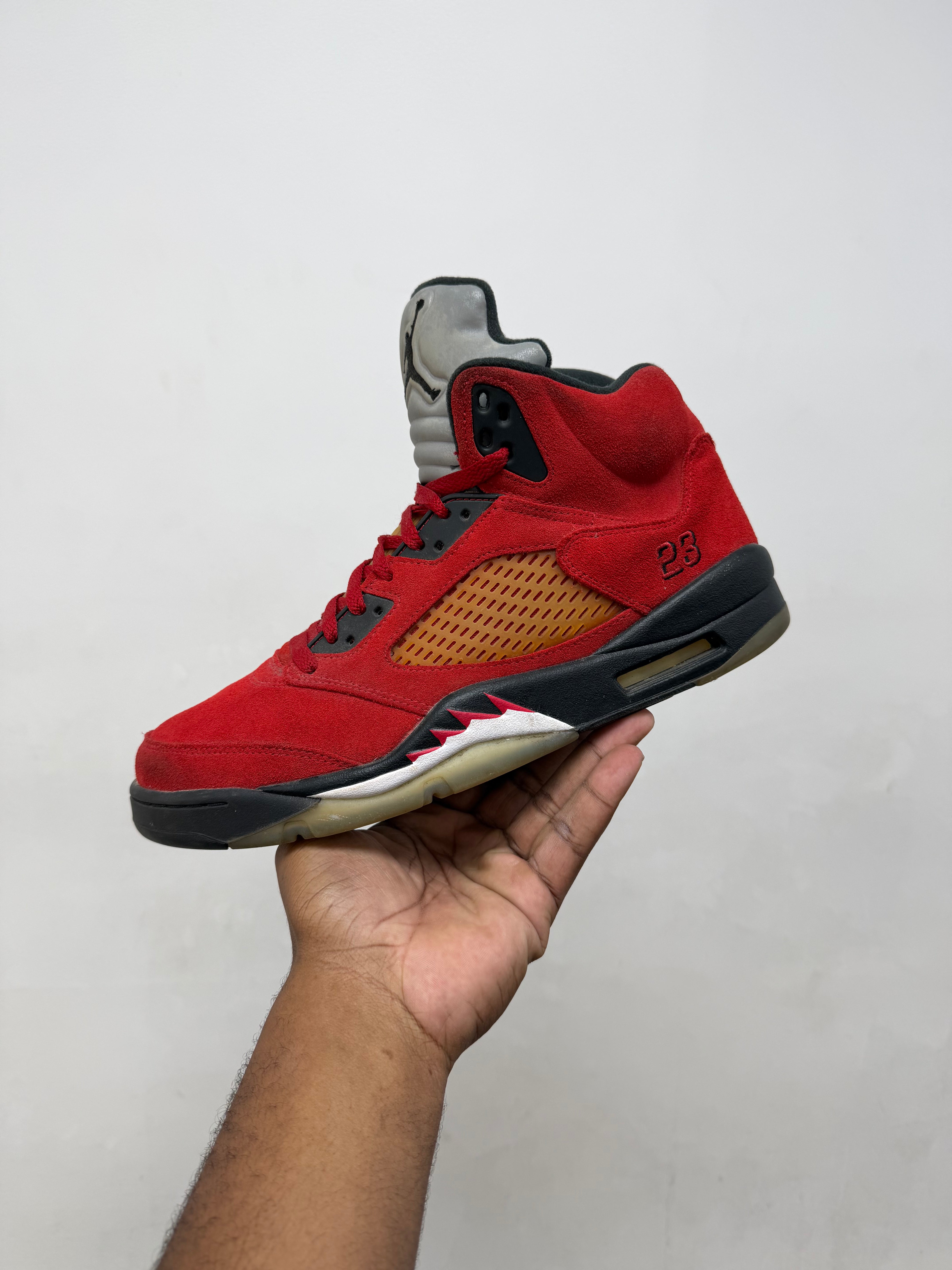 Jordan 5 Raging Bulls Sneakers