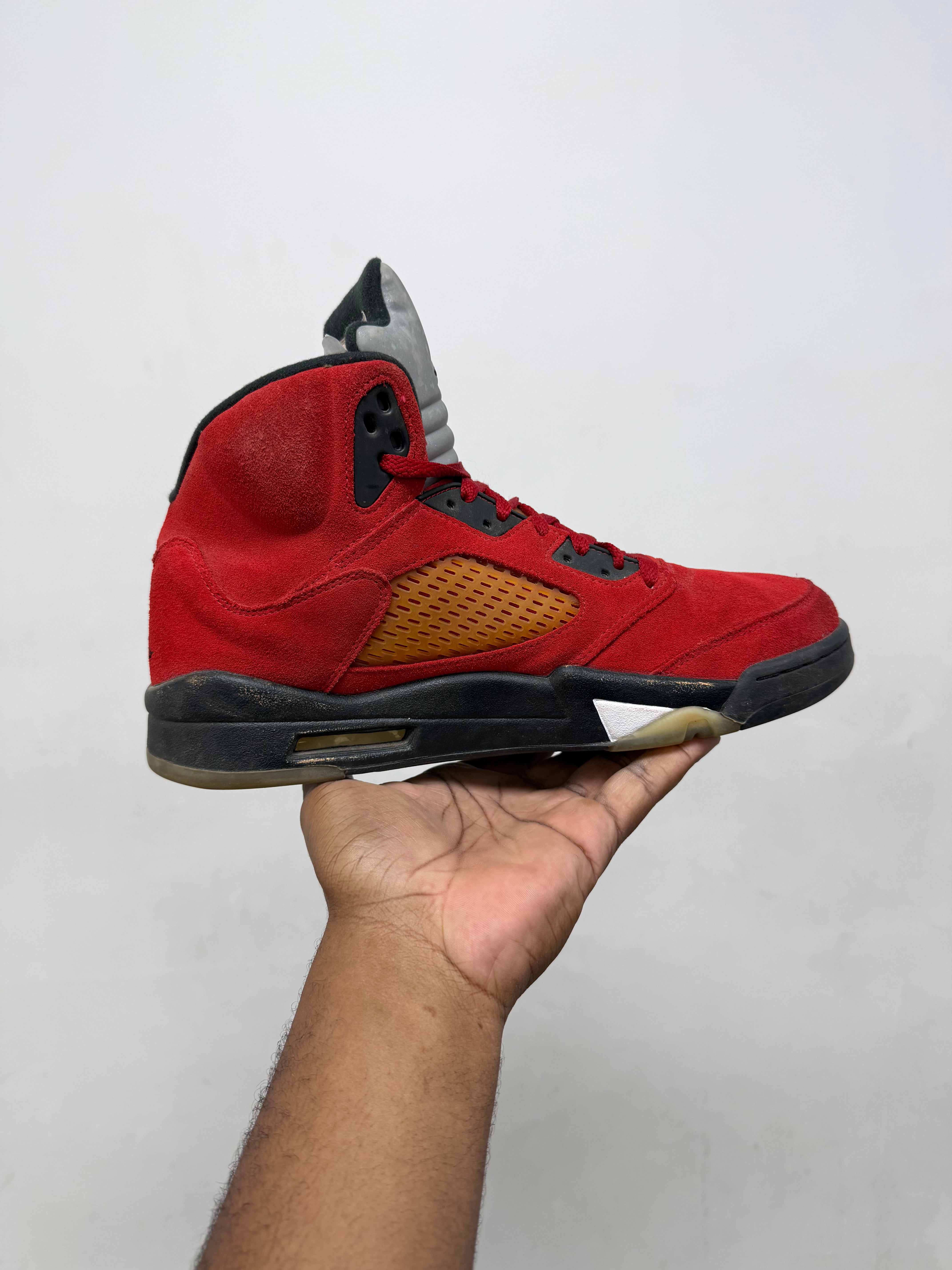 Jordan 5 Raging Bulls Sneakers