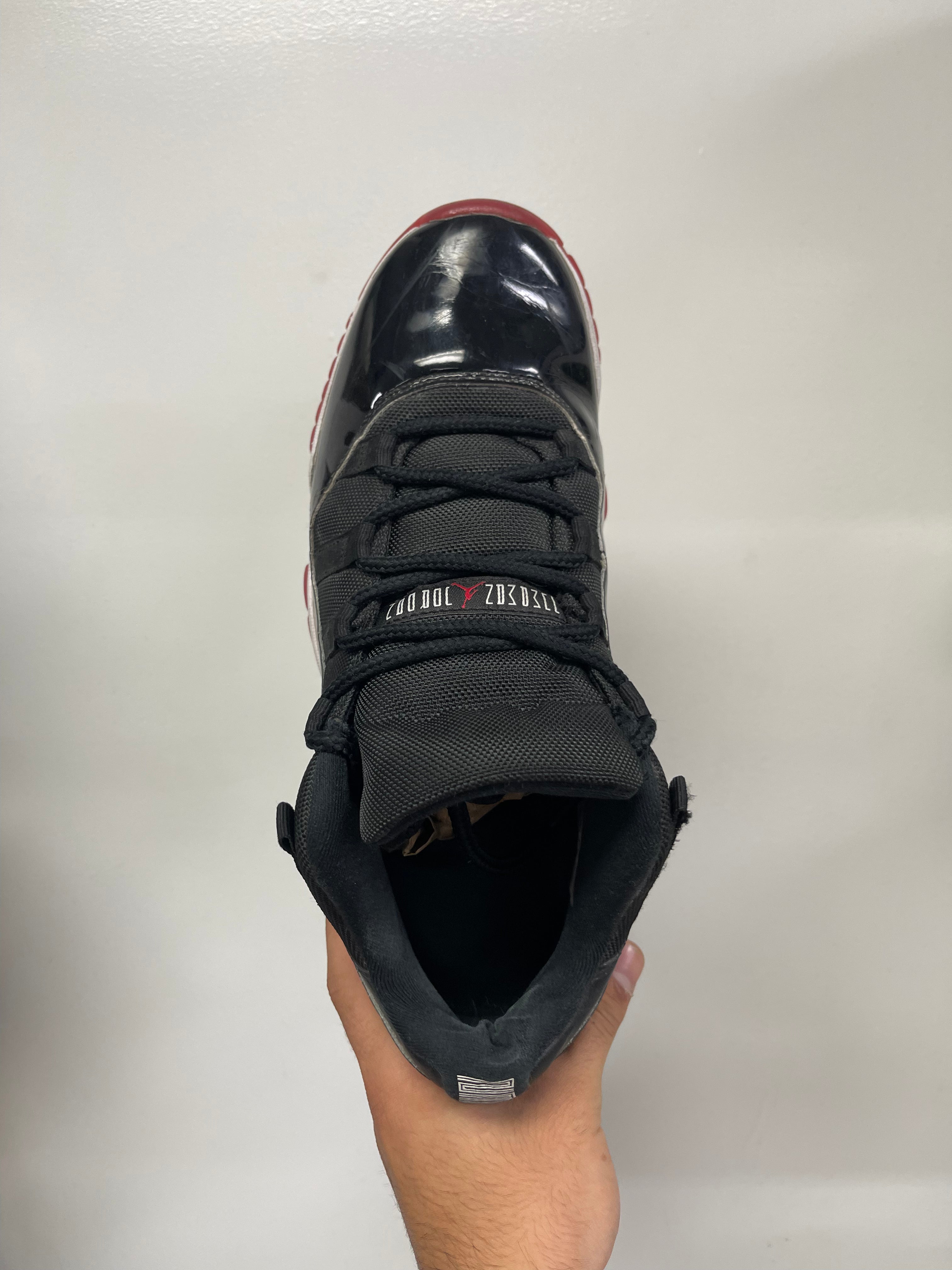 Jordan 11 Low Bred Sneakers