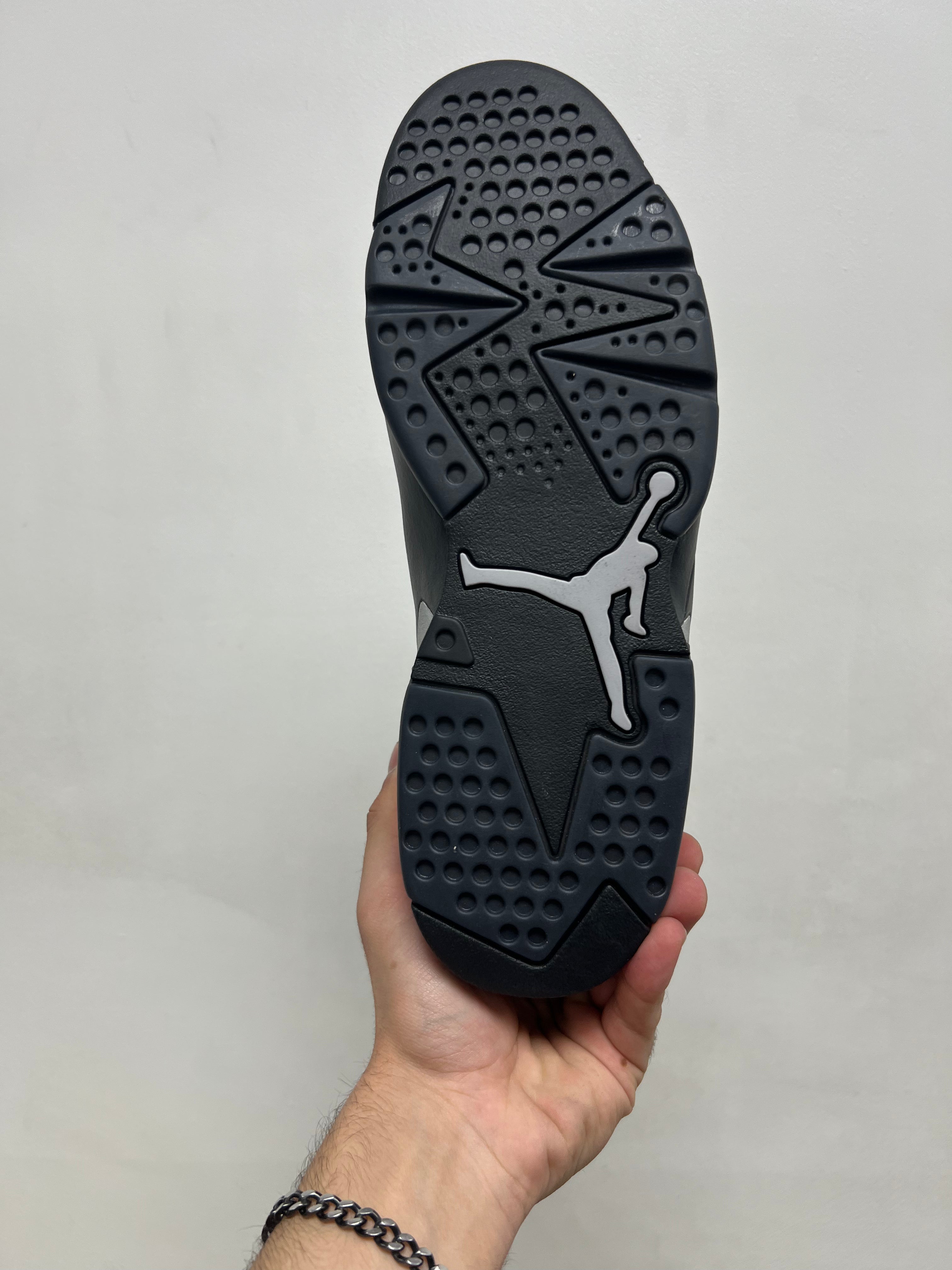 Jordan 6 Cap n Gown Sneakers
