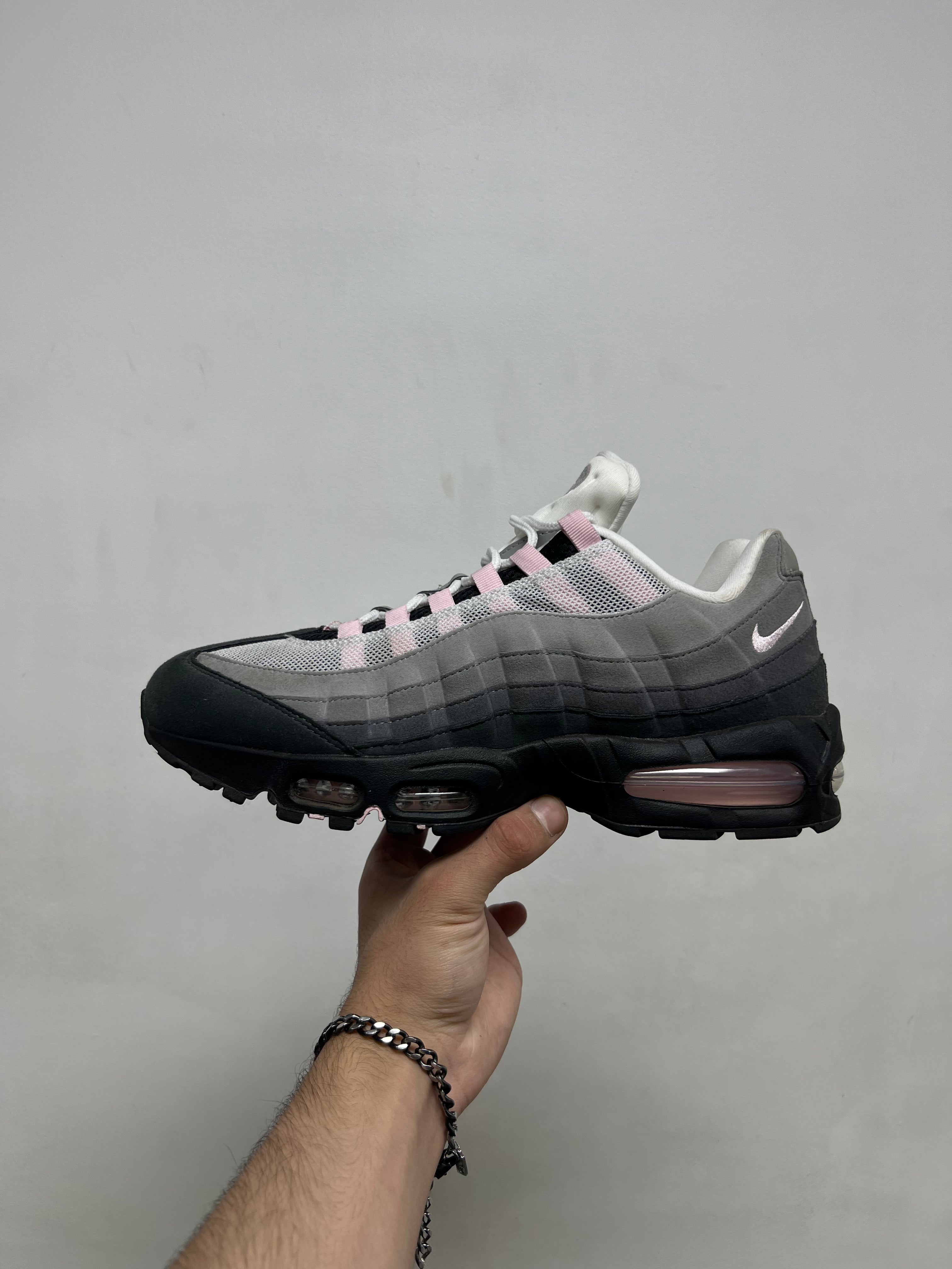 Nike AM95 Soft Pink Sneakers
