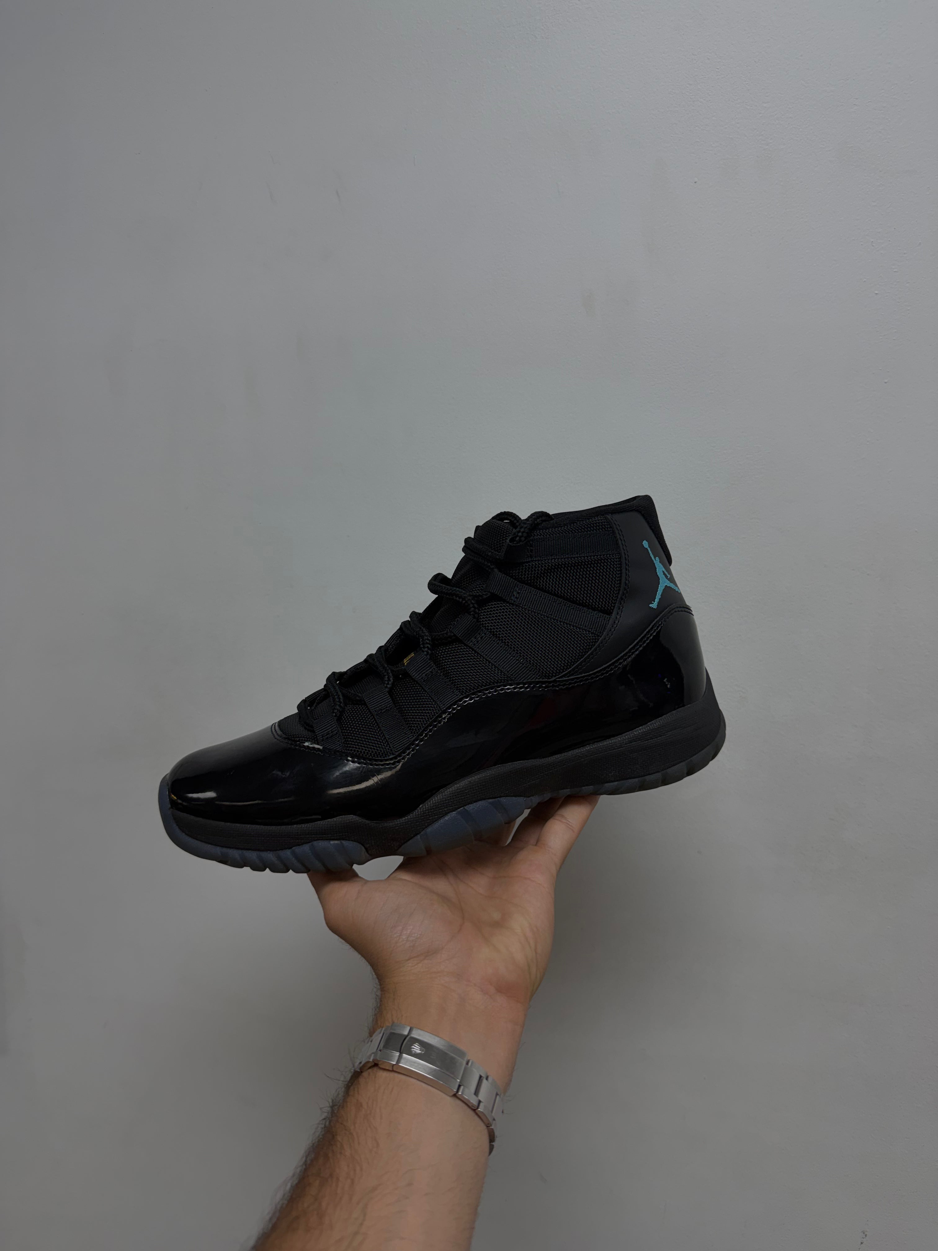 Jordan 11 Gamma Sneakers