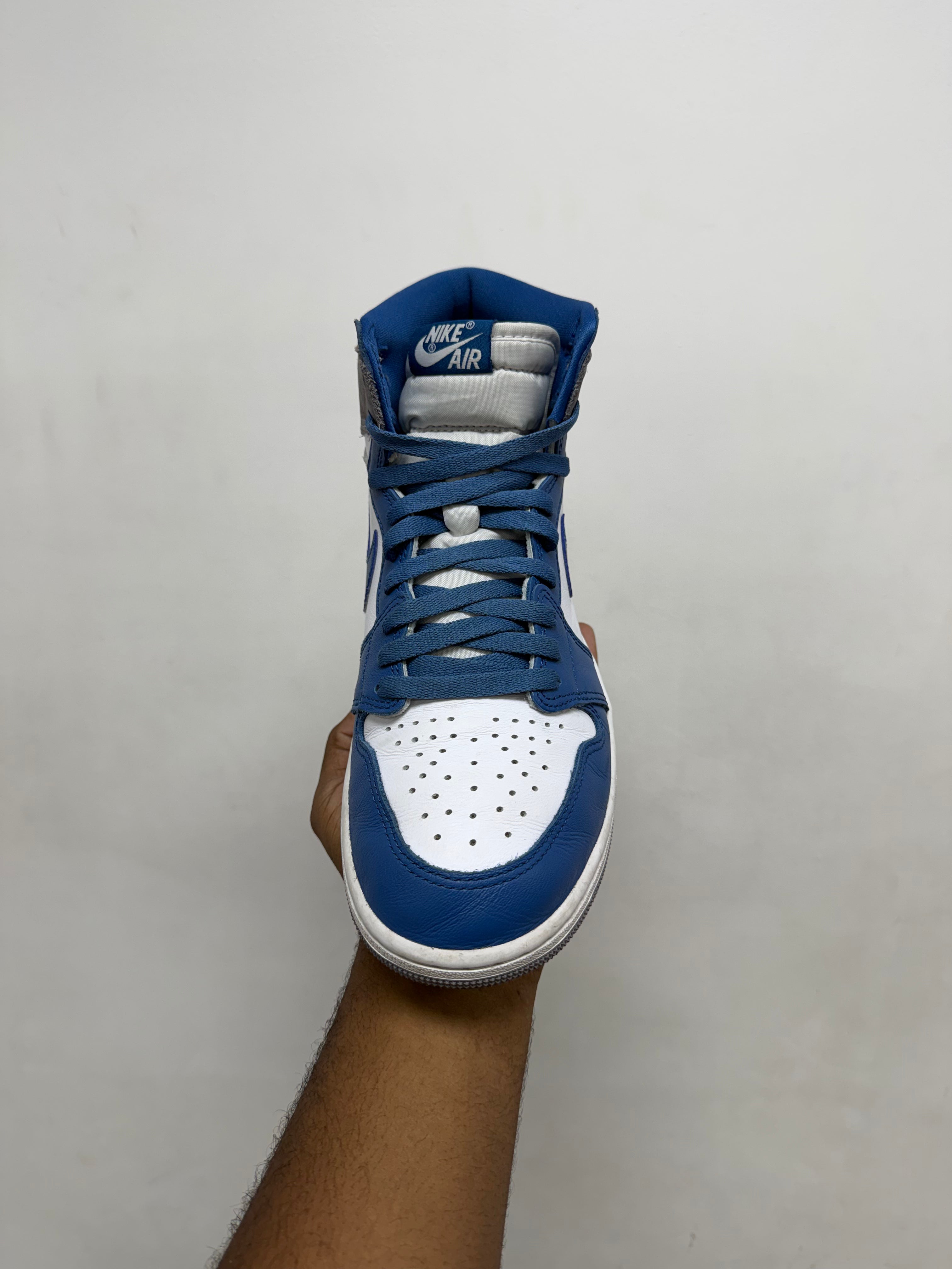 Jordan 1 True Blue Sneakers