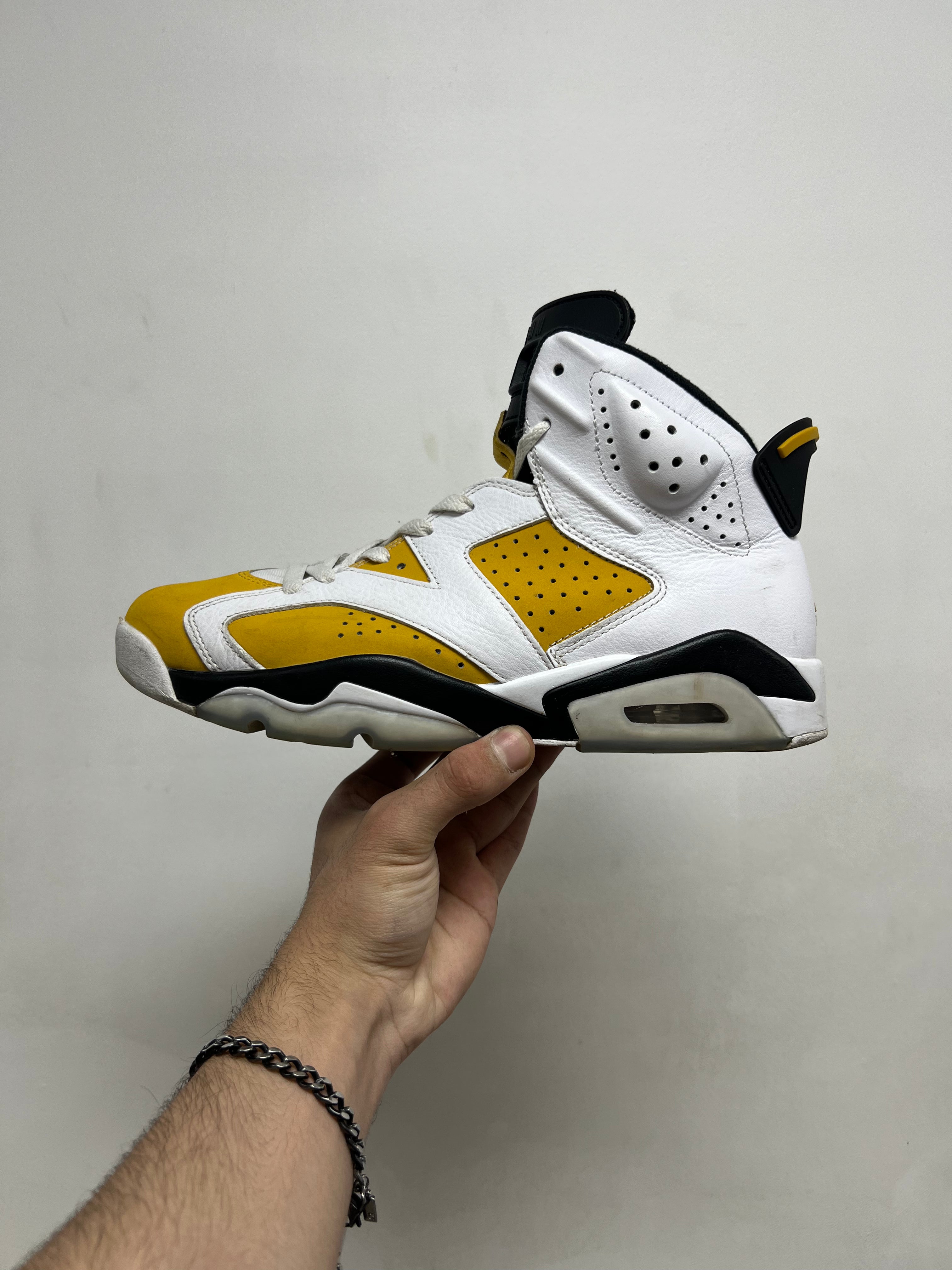 Jordan 6 Ochre Sneakers