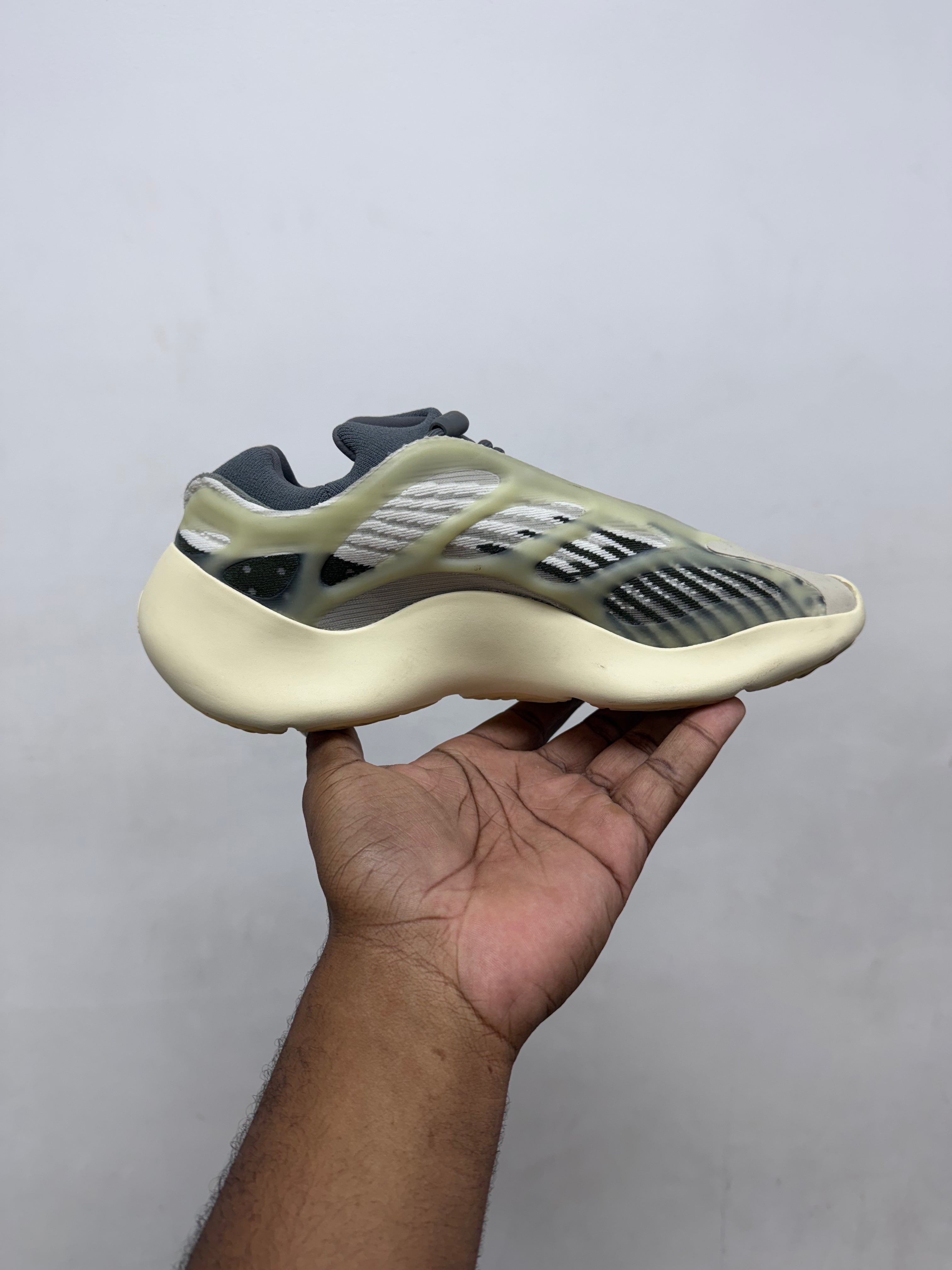 YZY 700 V3 Fade Salt Sneakers