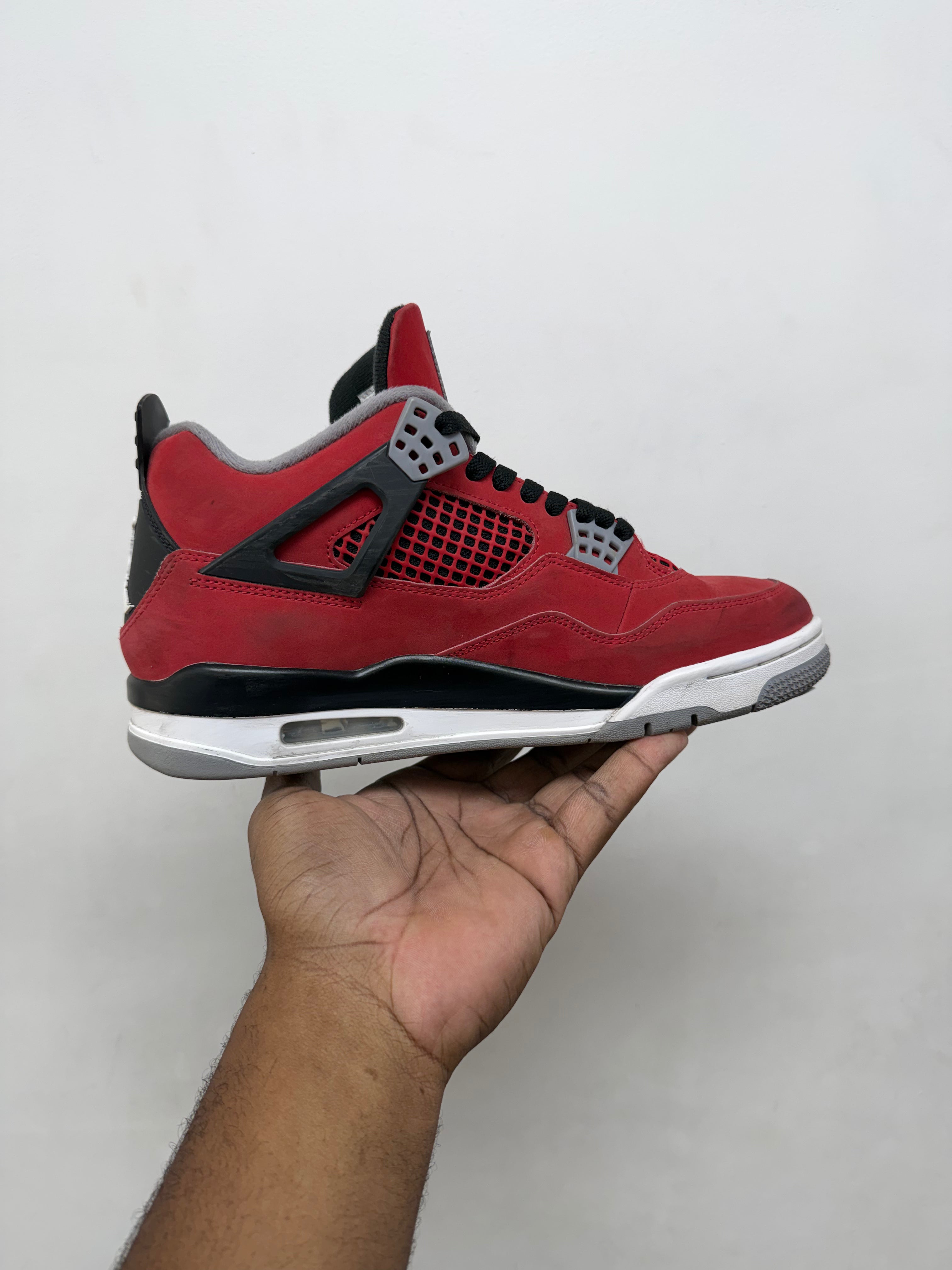 Jordan 4 Toro Sneakers