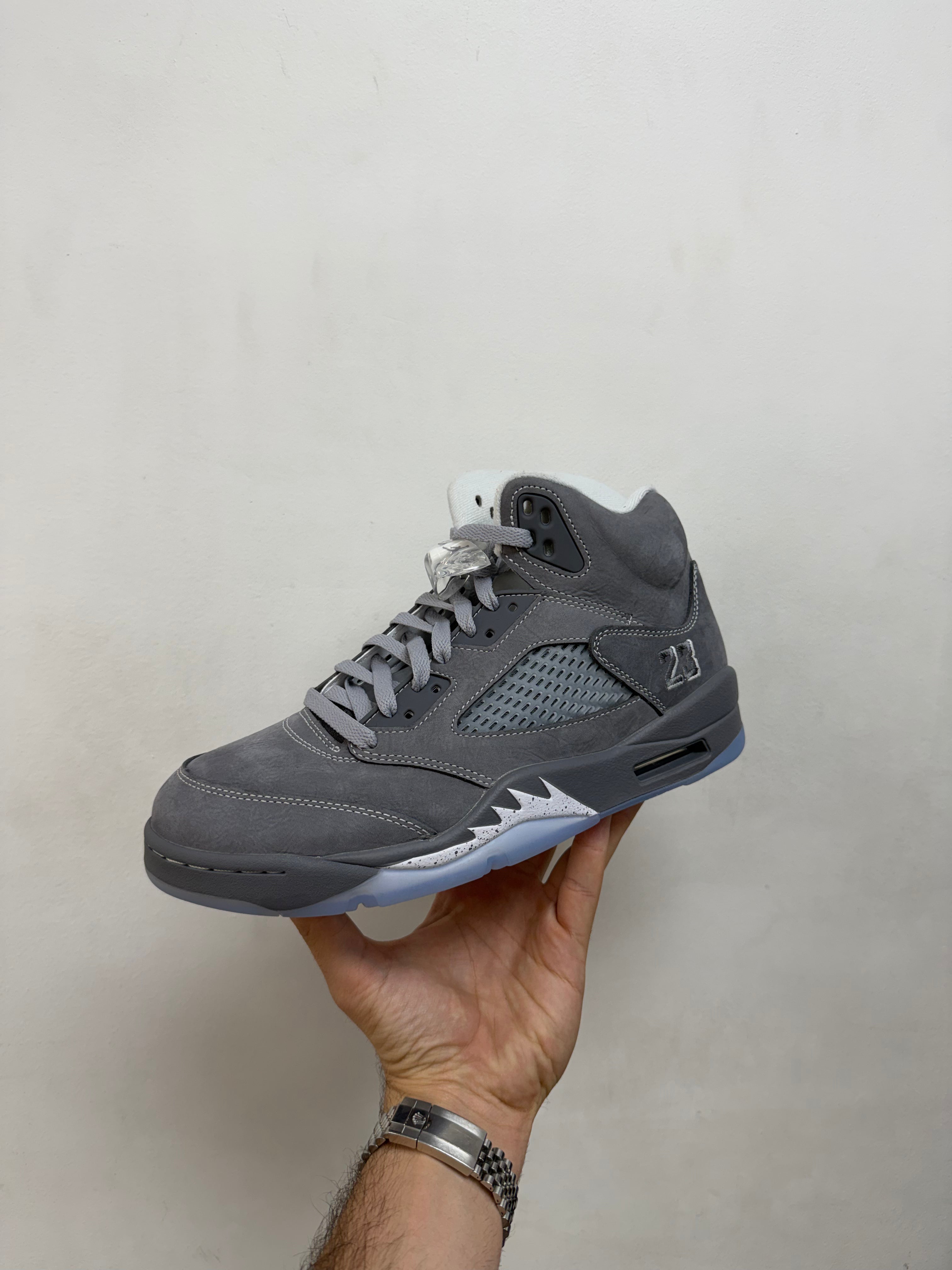 Jordan 5 Wolf Grey Sneakers