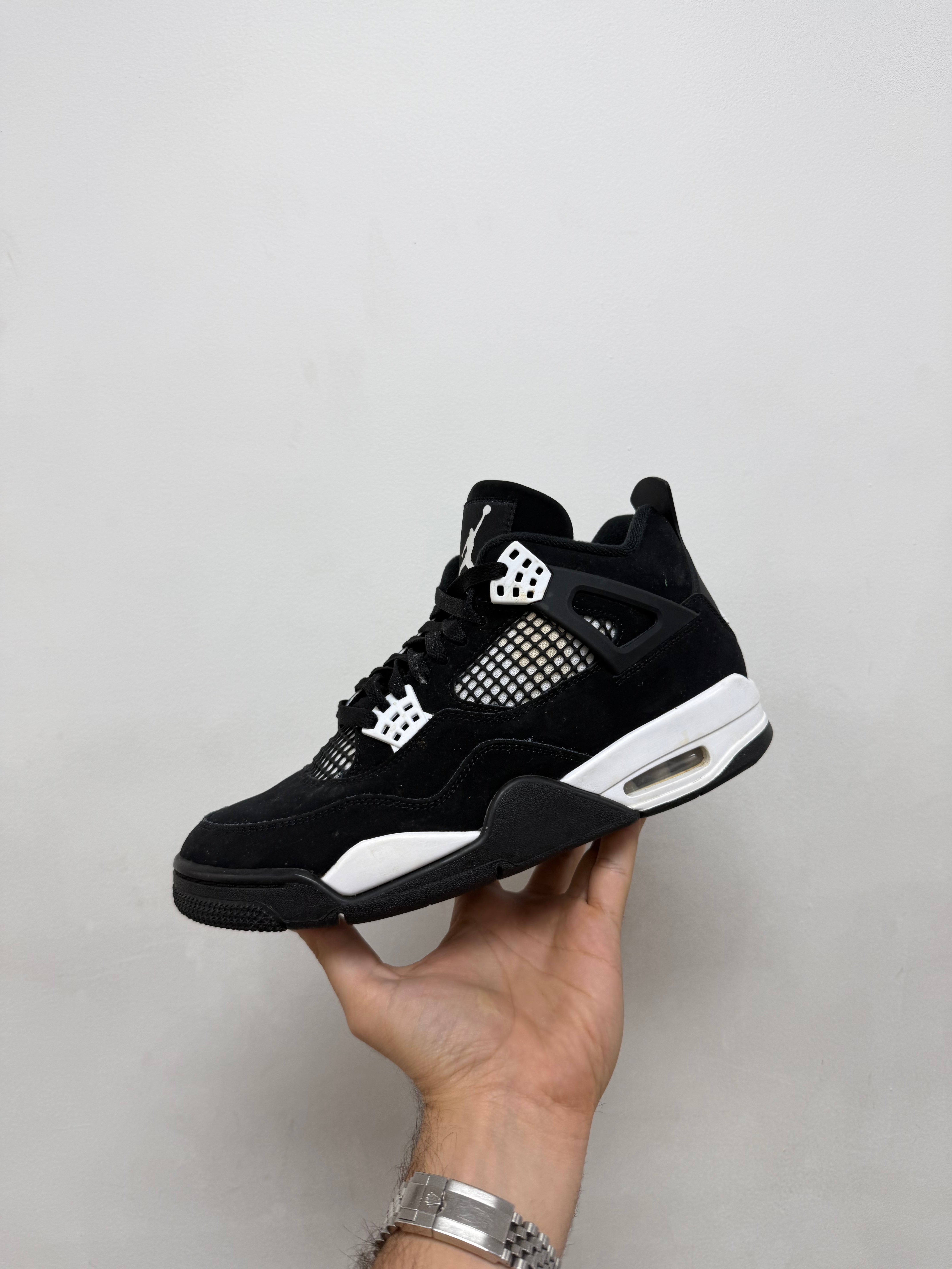 Jordan 4 White Thunder Sneakers