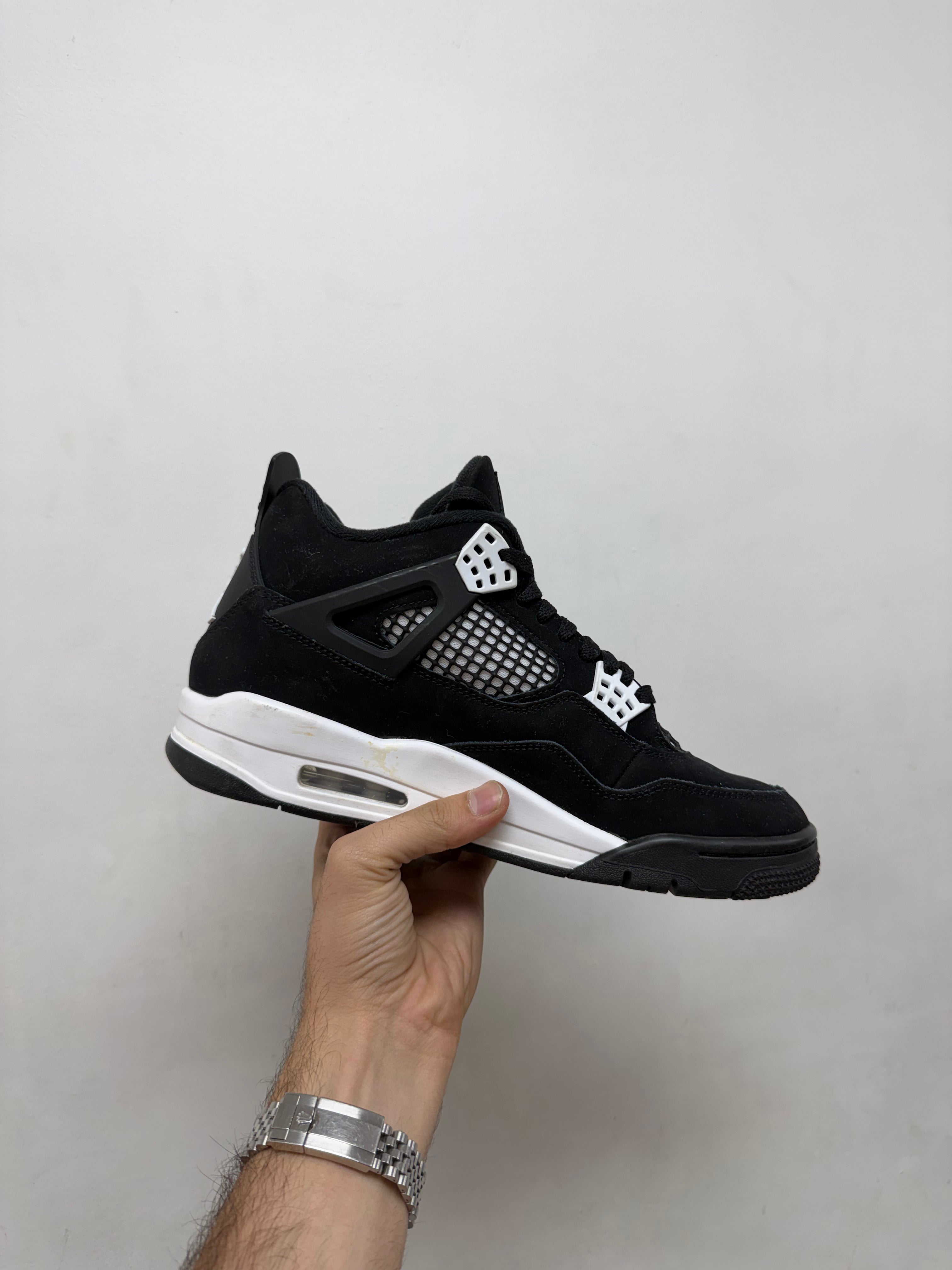 Jordan 4 White Thunder Sneakers