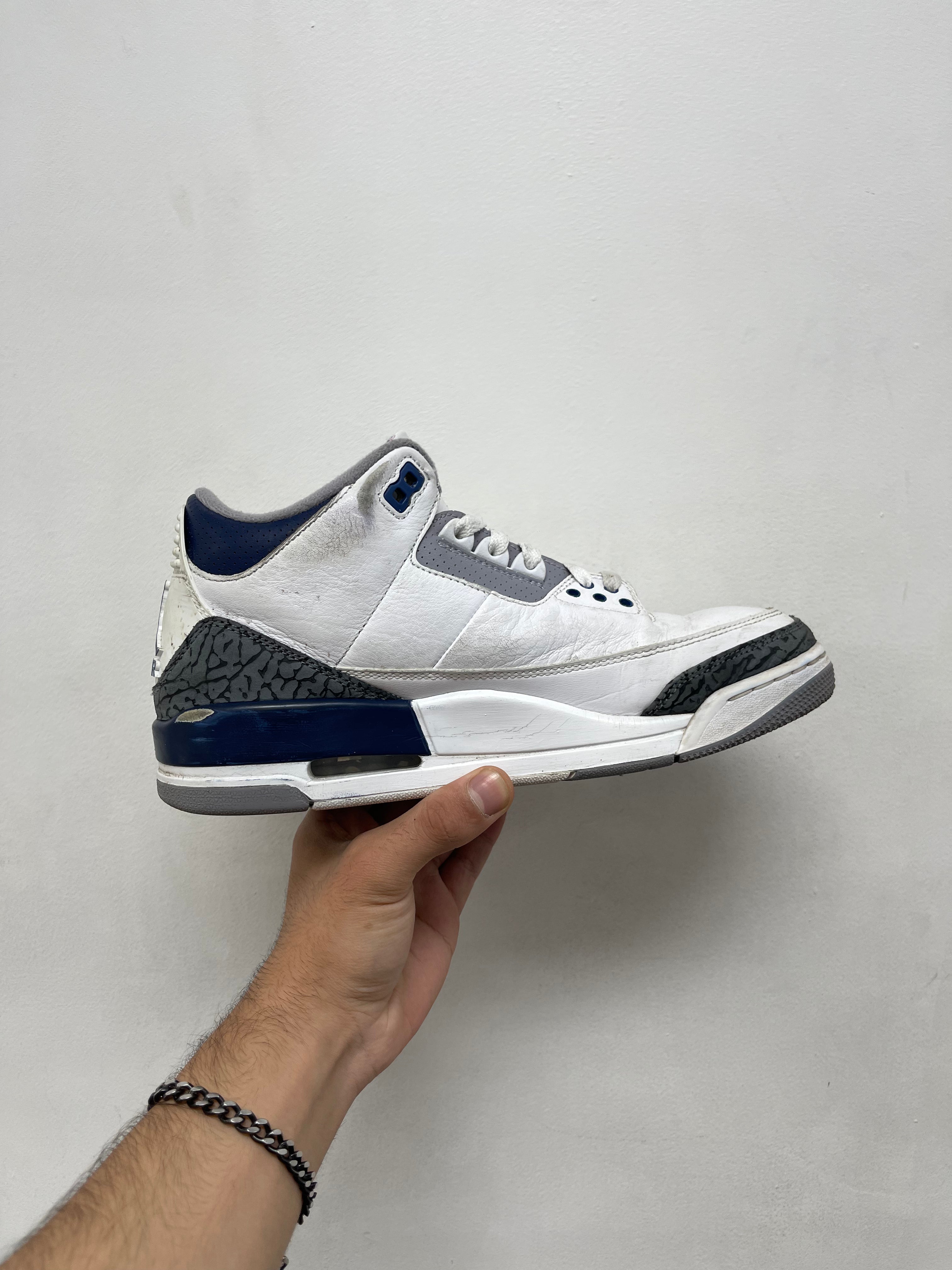 Jordan 3 Midnight Navy Sneakers